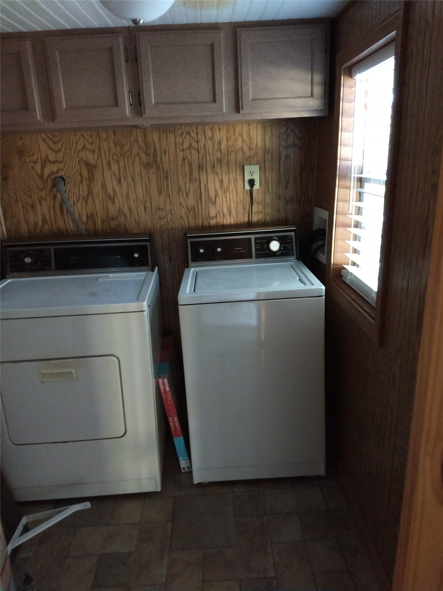 414 Avenue E Property Photo 10