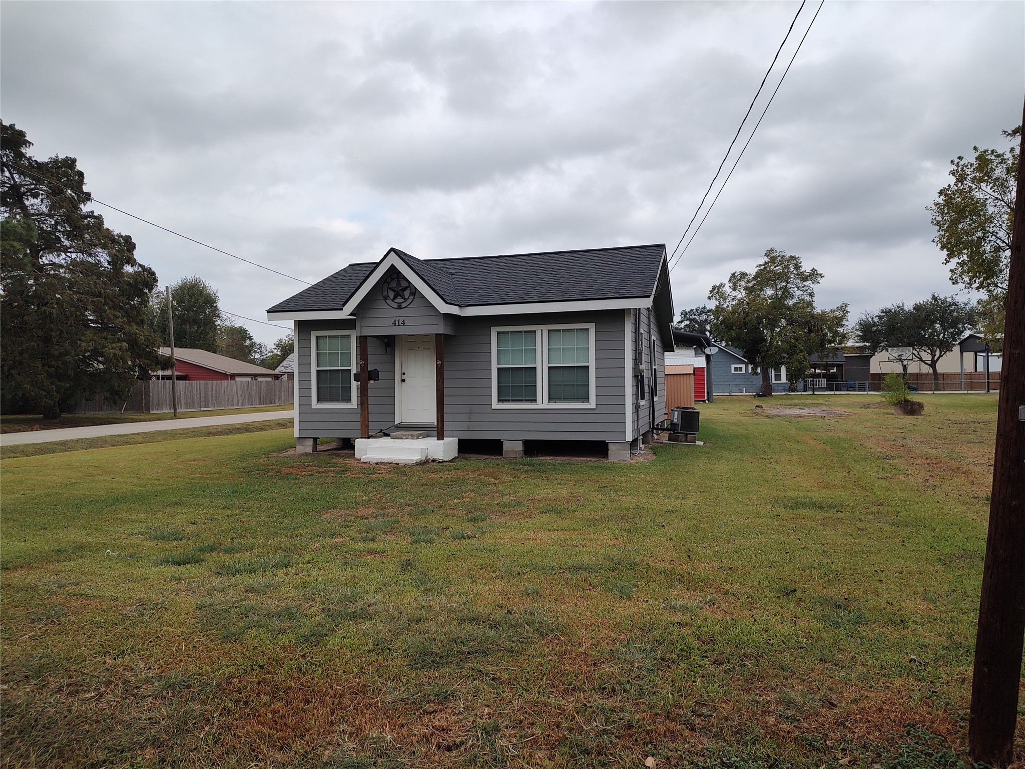 414 Avenue E Property Photo 15