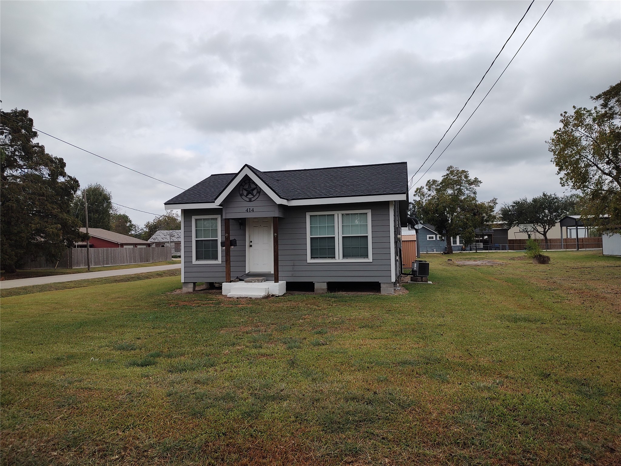 414 Avenue E Property Photo 16