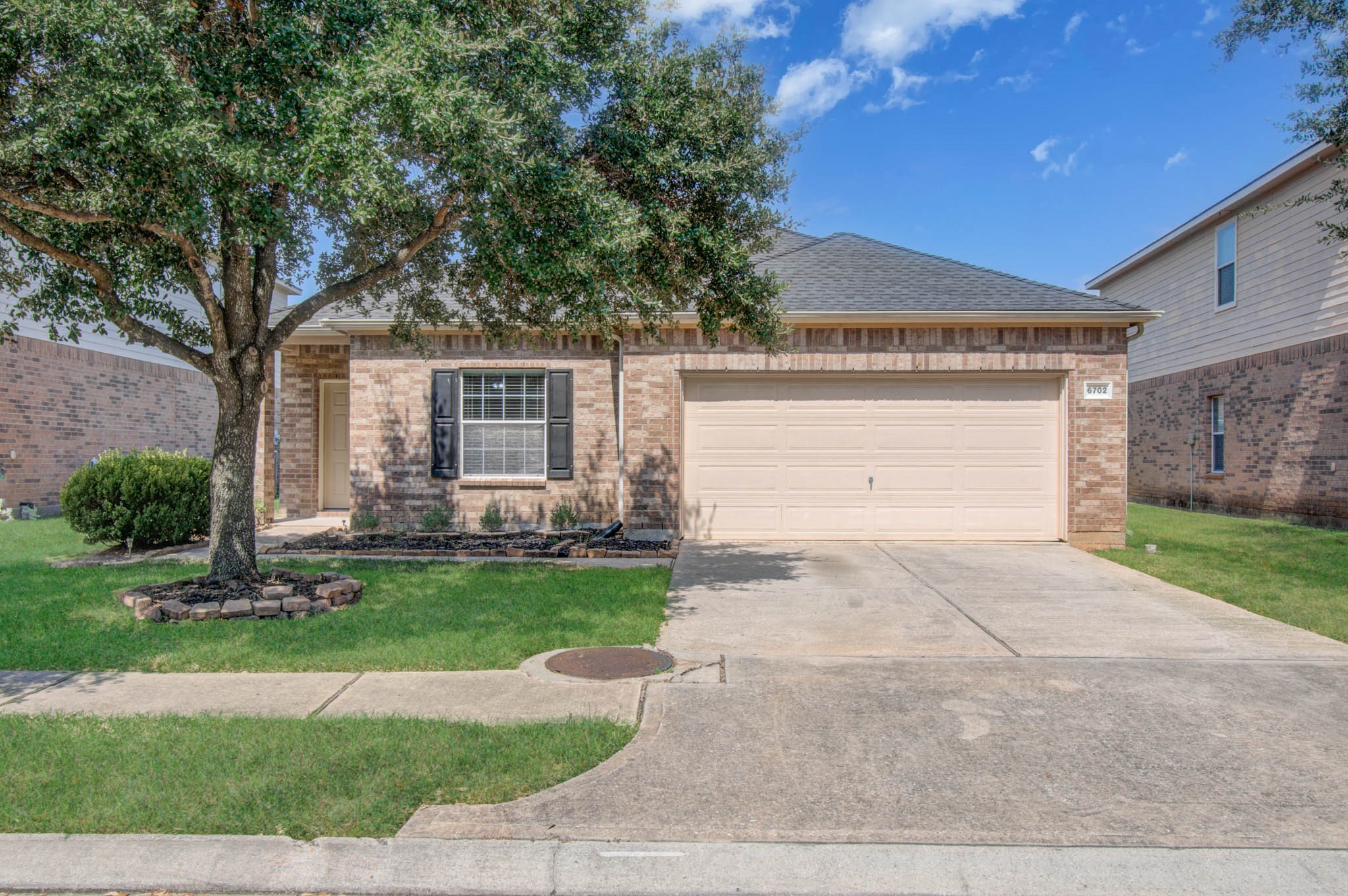 6702 Castle Terrace Ct Property Photo 2