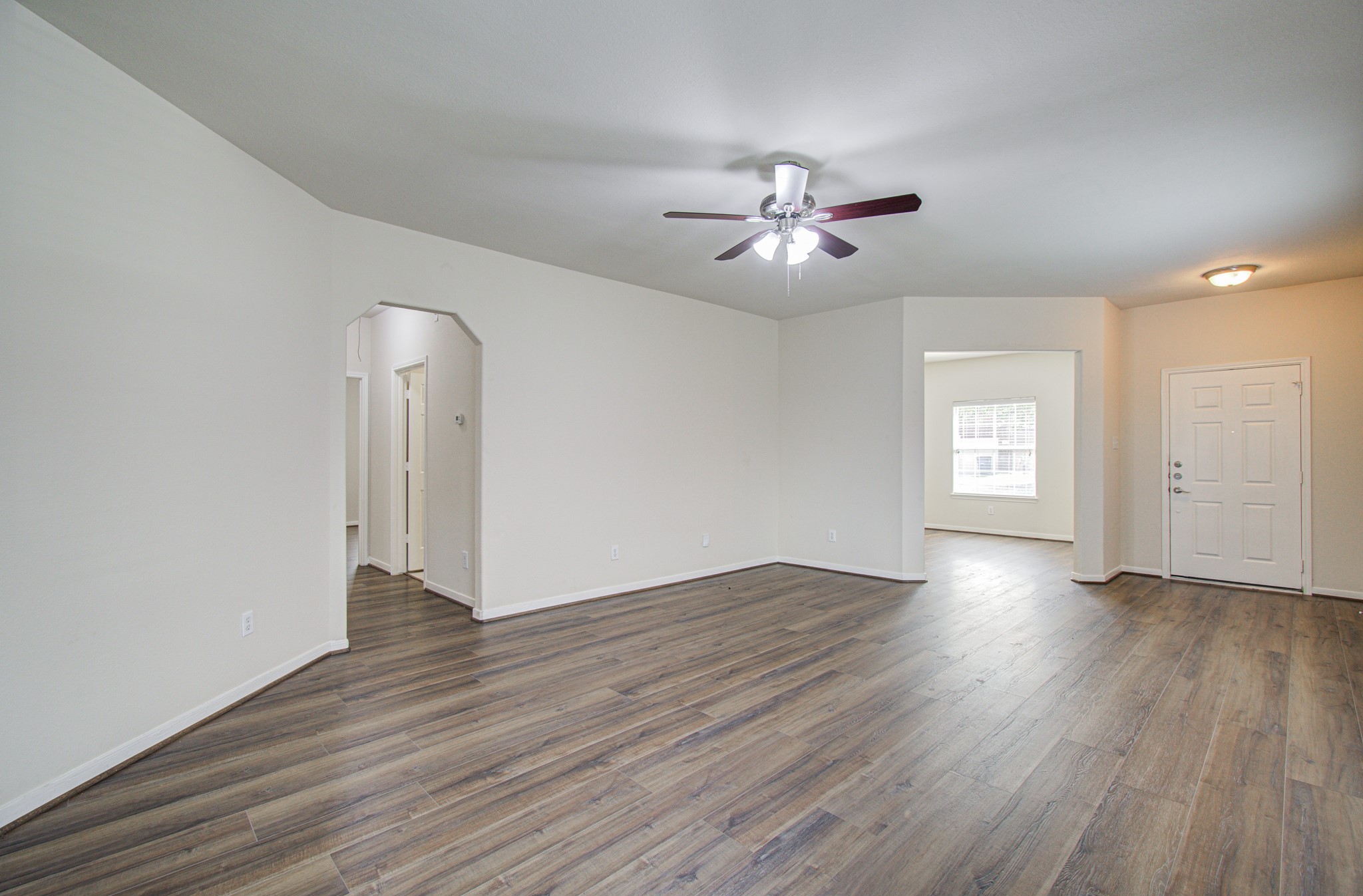 6702 Castle Terrace Ct Property Photo 5