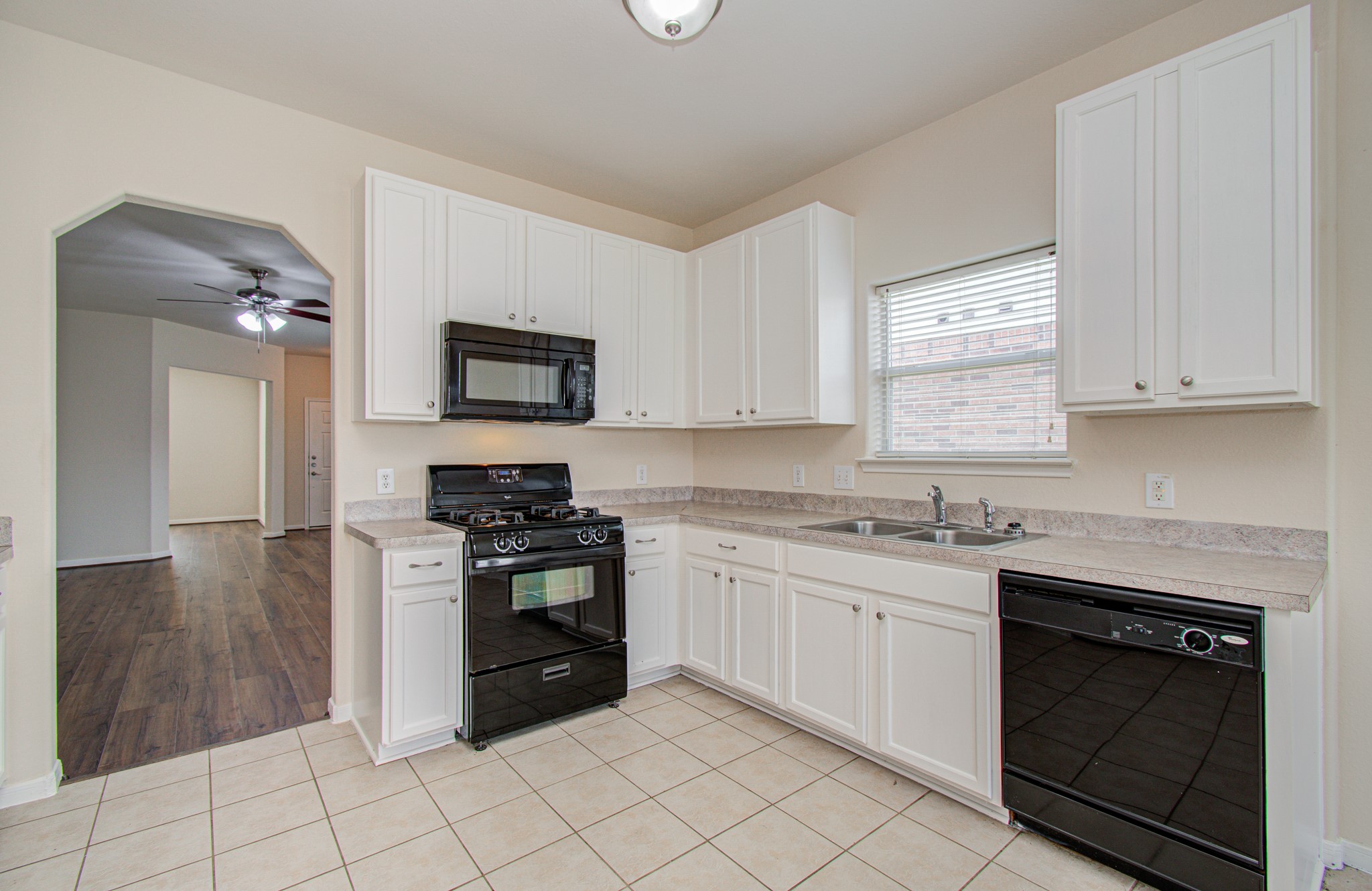 6702 Castle Terrace Ct Property Photo 6
