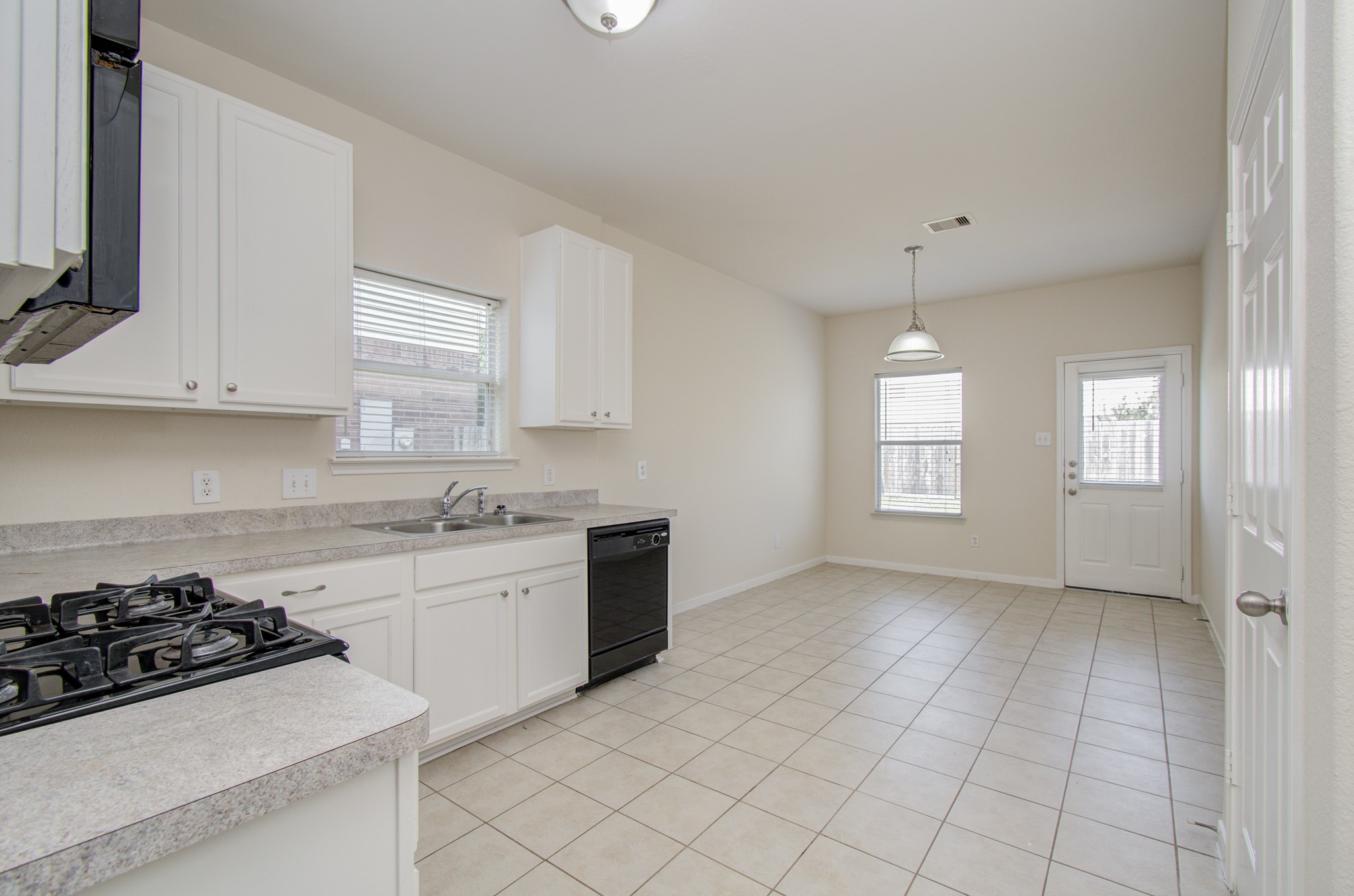 6702 Castle Terrace Ct Property Photo 7