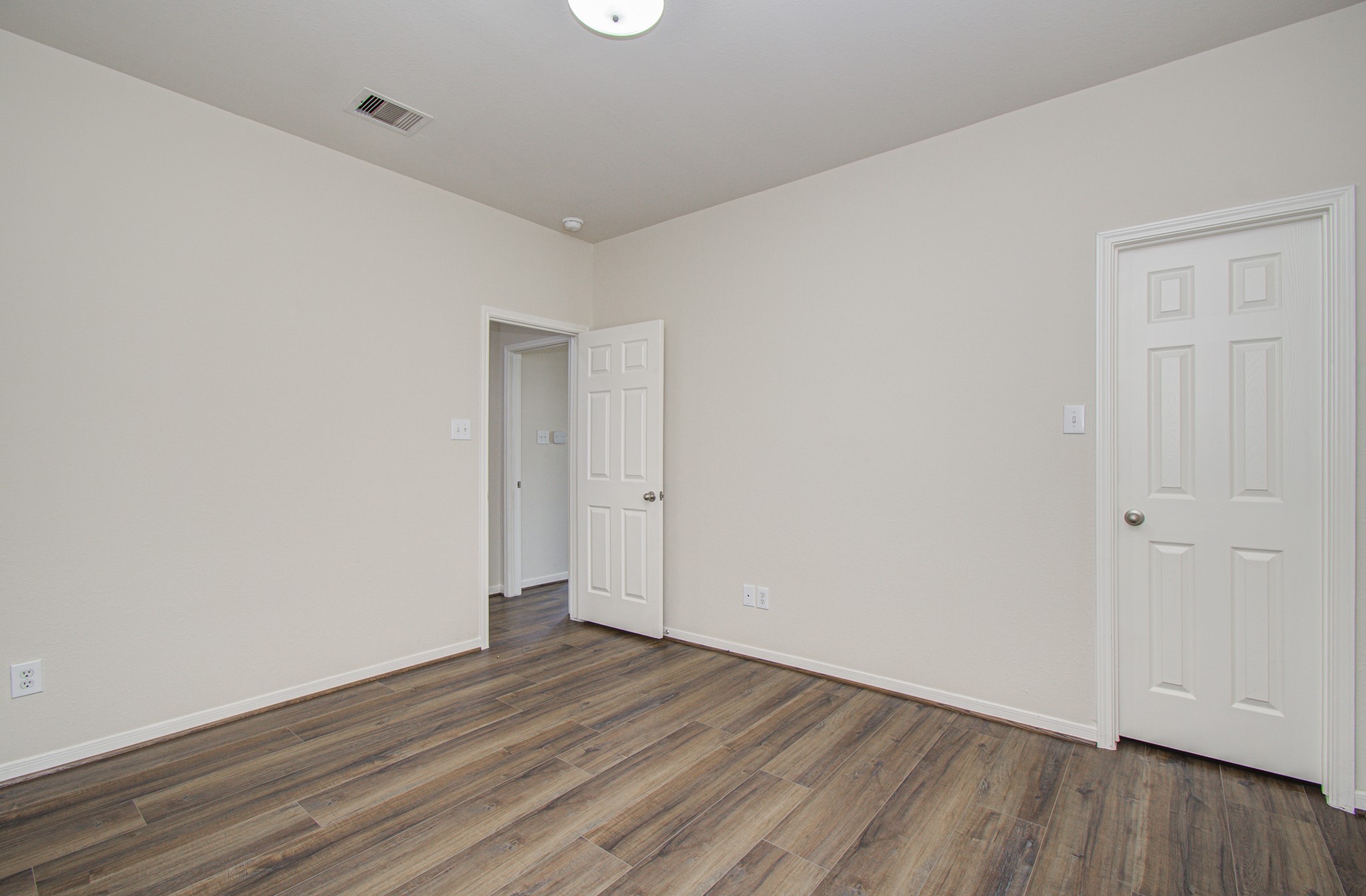 6702 Castle Terrace Ct Property Photo 11