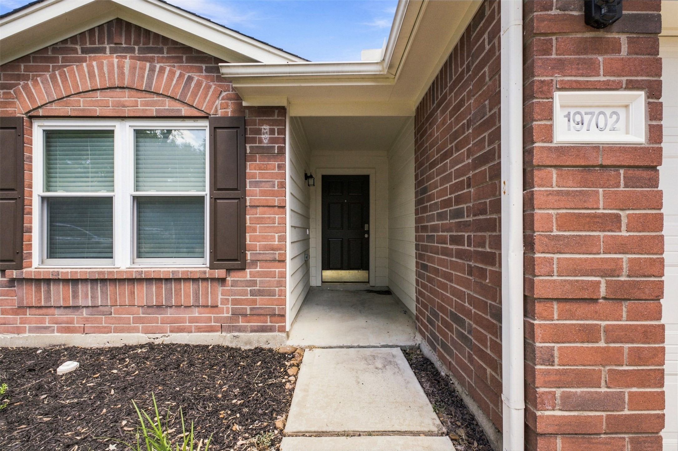 19702 Canyon Gate Court Property Photo 2