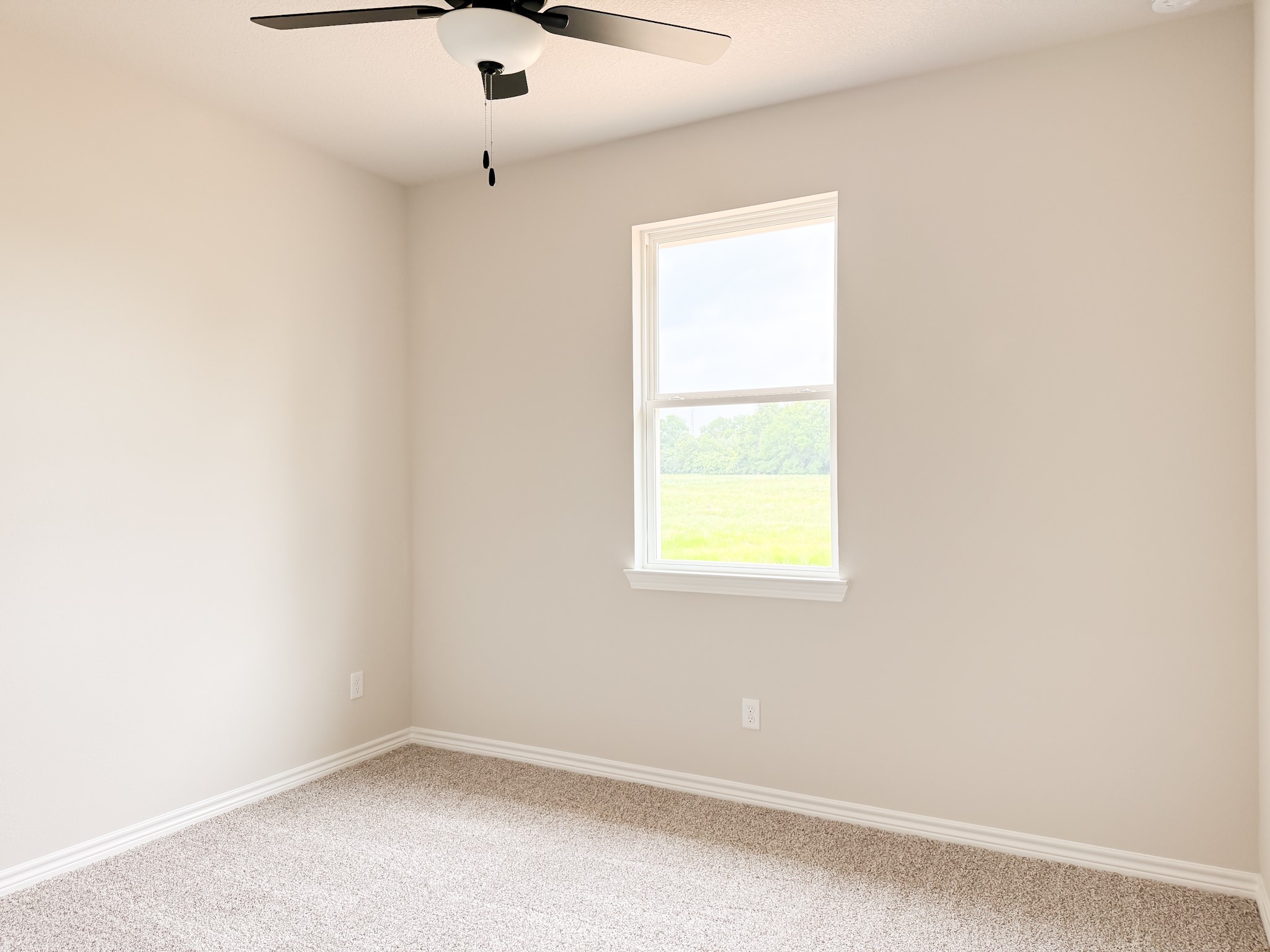 879 Pineview Circle Property Photo 14