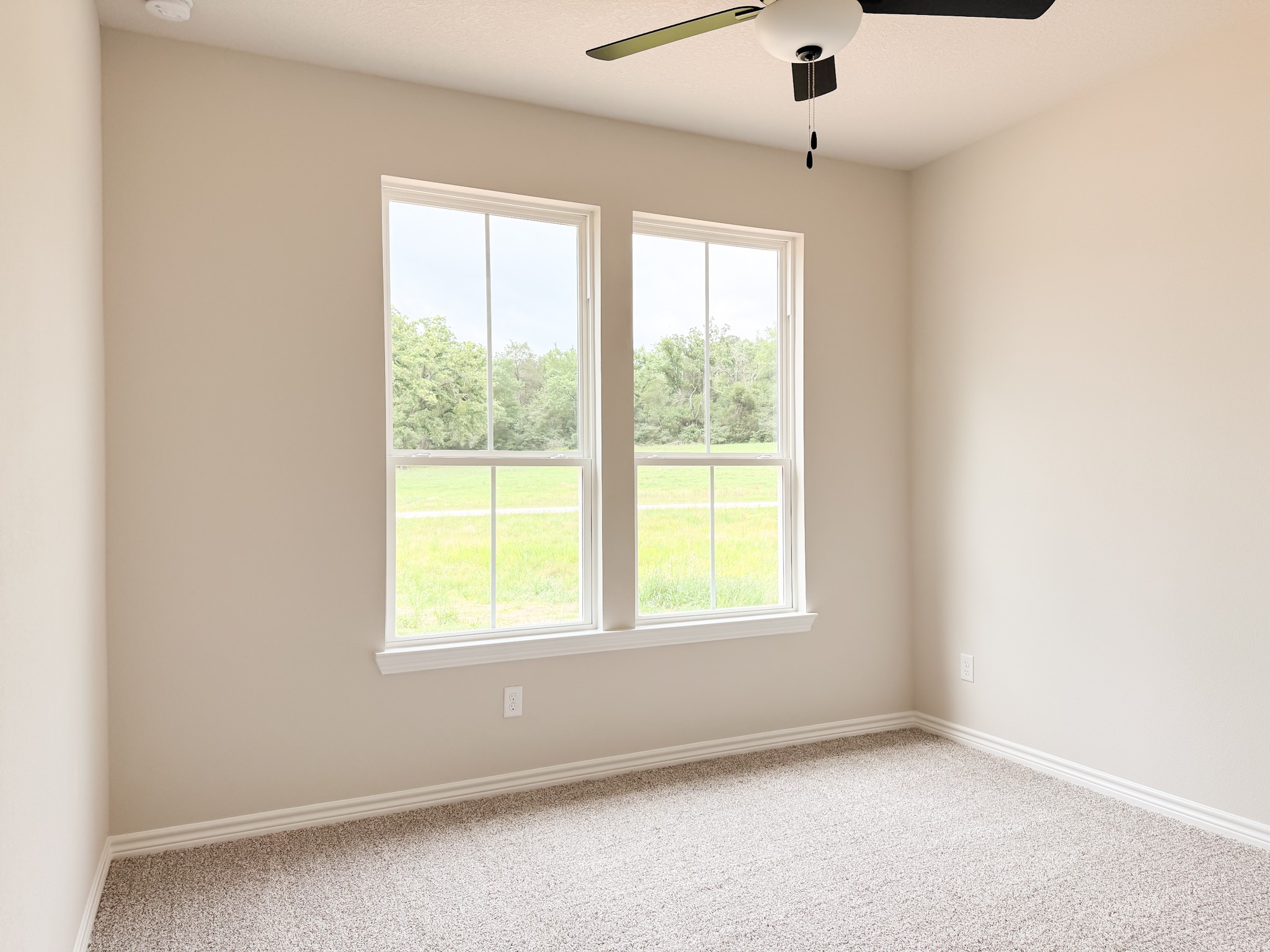 879 Pineview Circle Property Photo 15