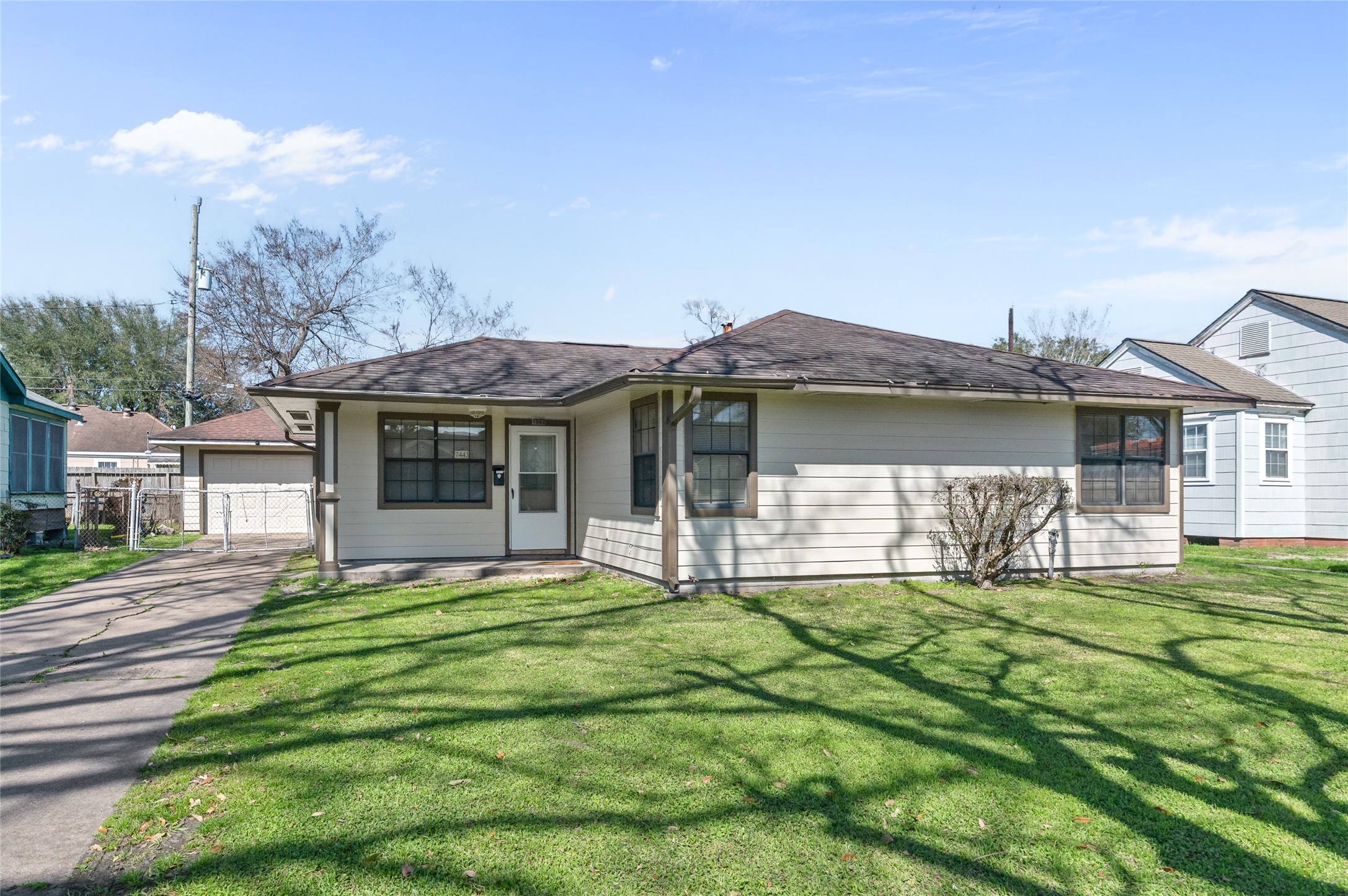 7443 Magnolia Street Property Photo