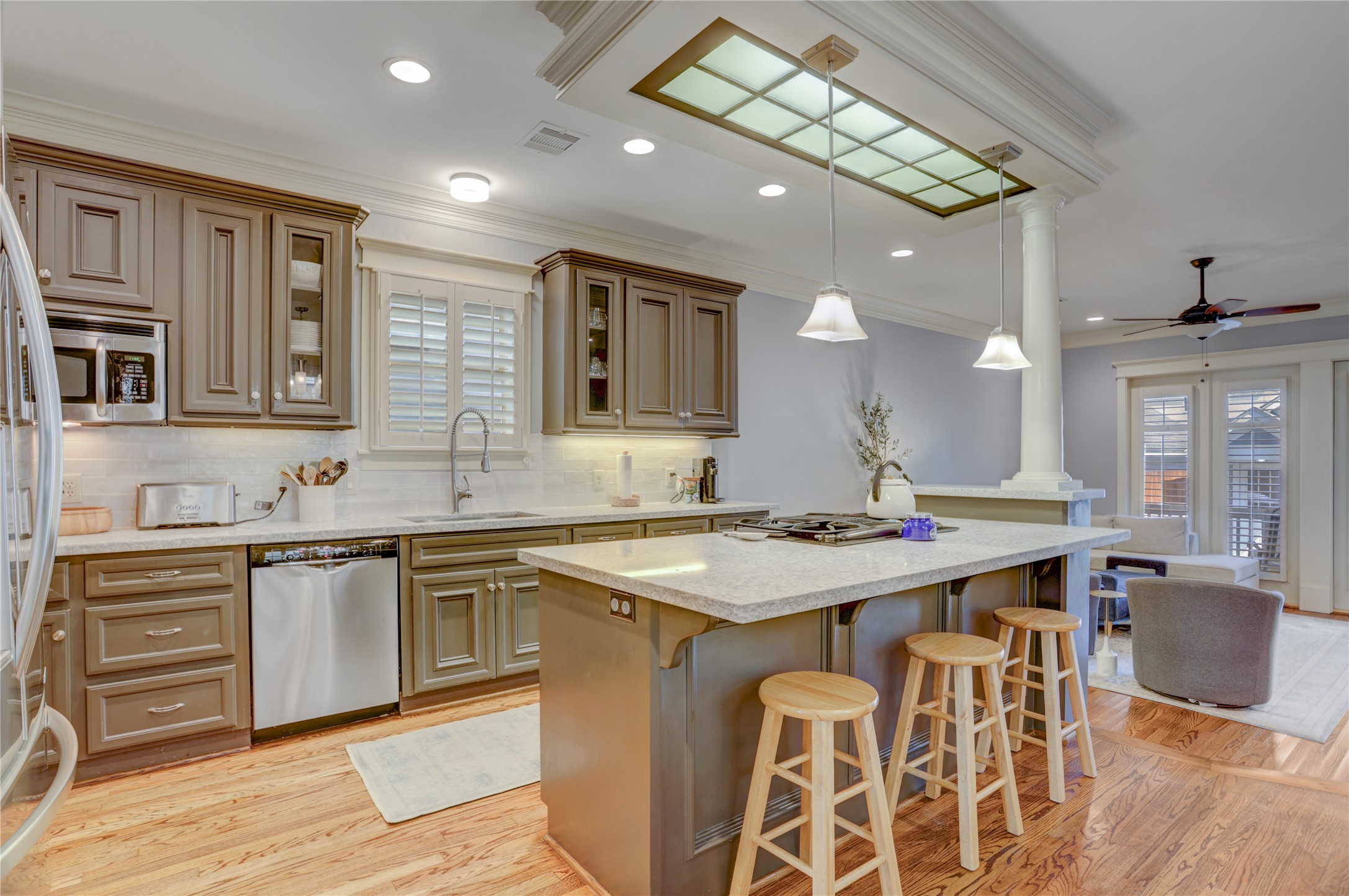 625 W 21st Street Property Photo 5