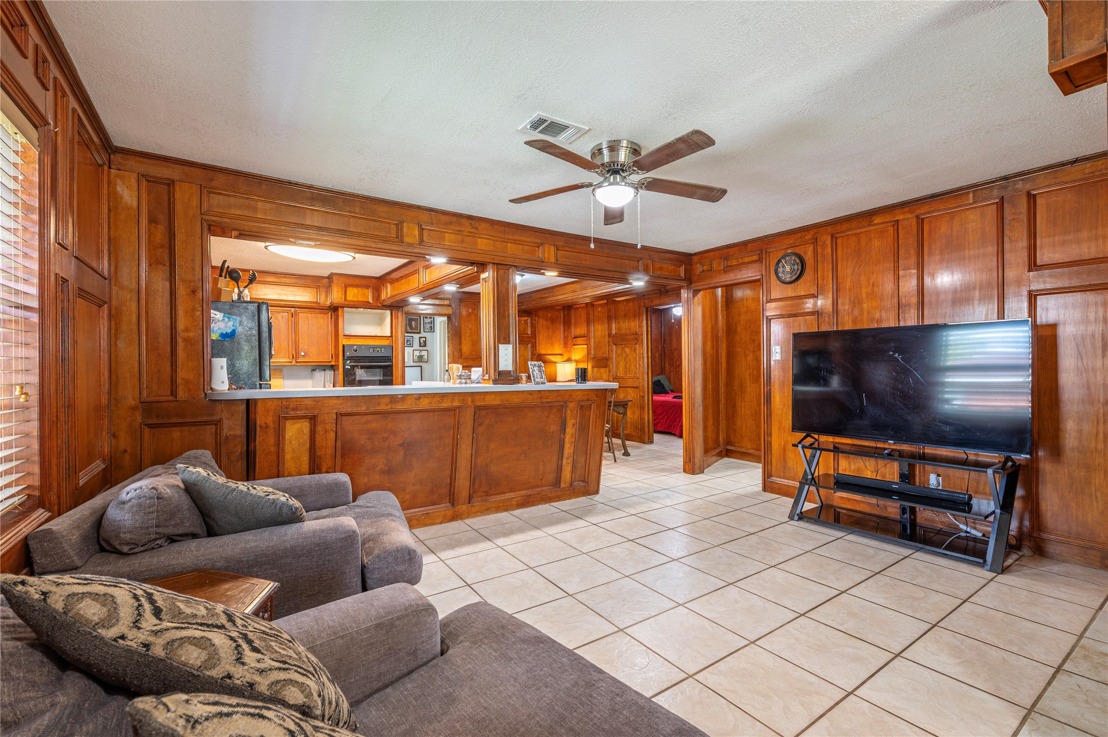 6918 Woodrow Street Property Photo 6