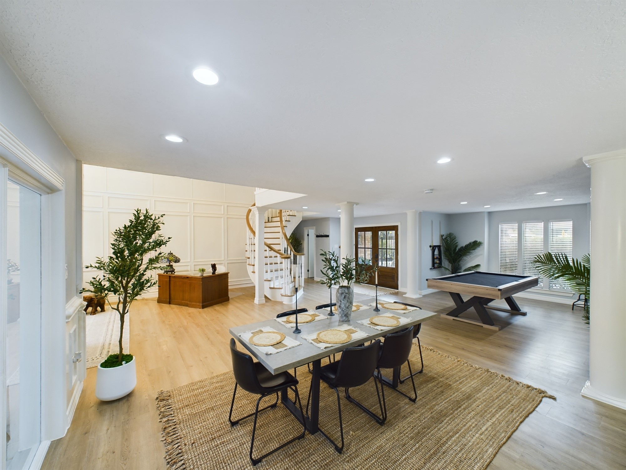 7702 Antoine Drive Property Photo 11