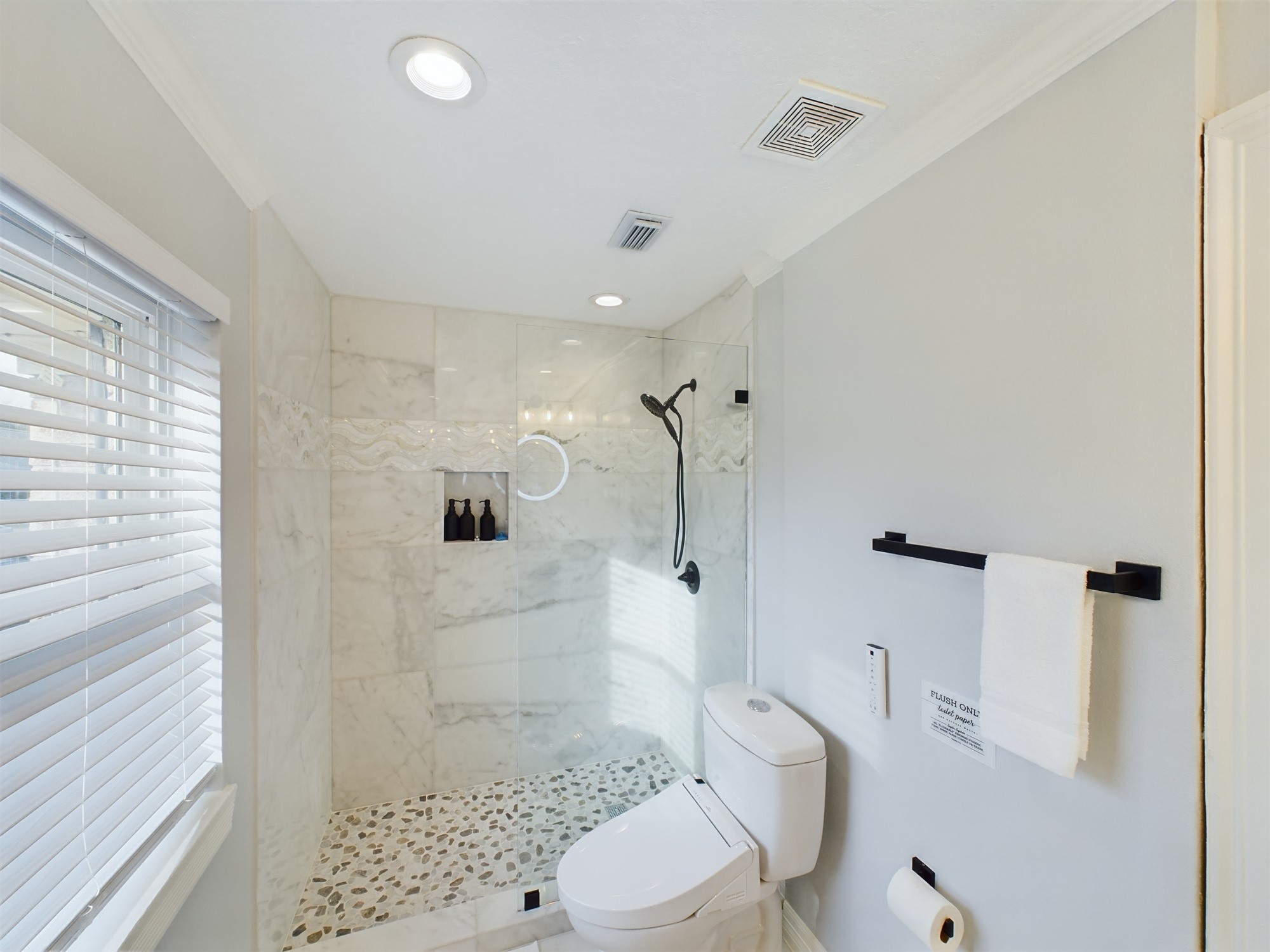 7702 Antoine Drive Property Photo 28