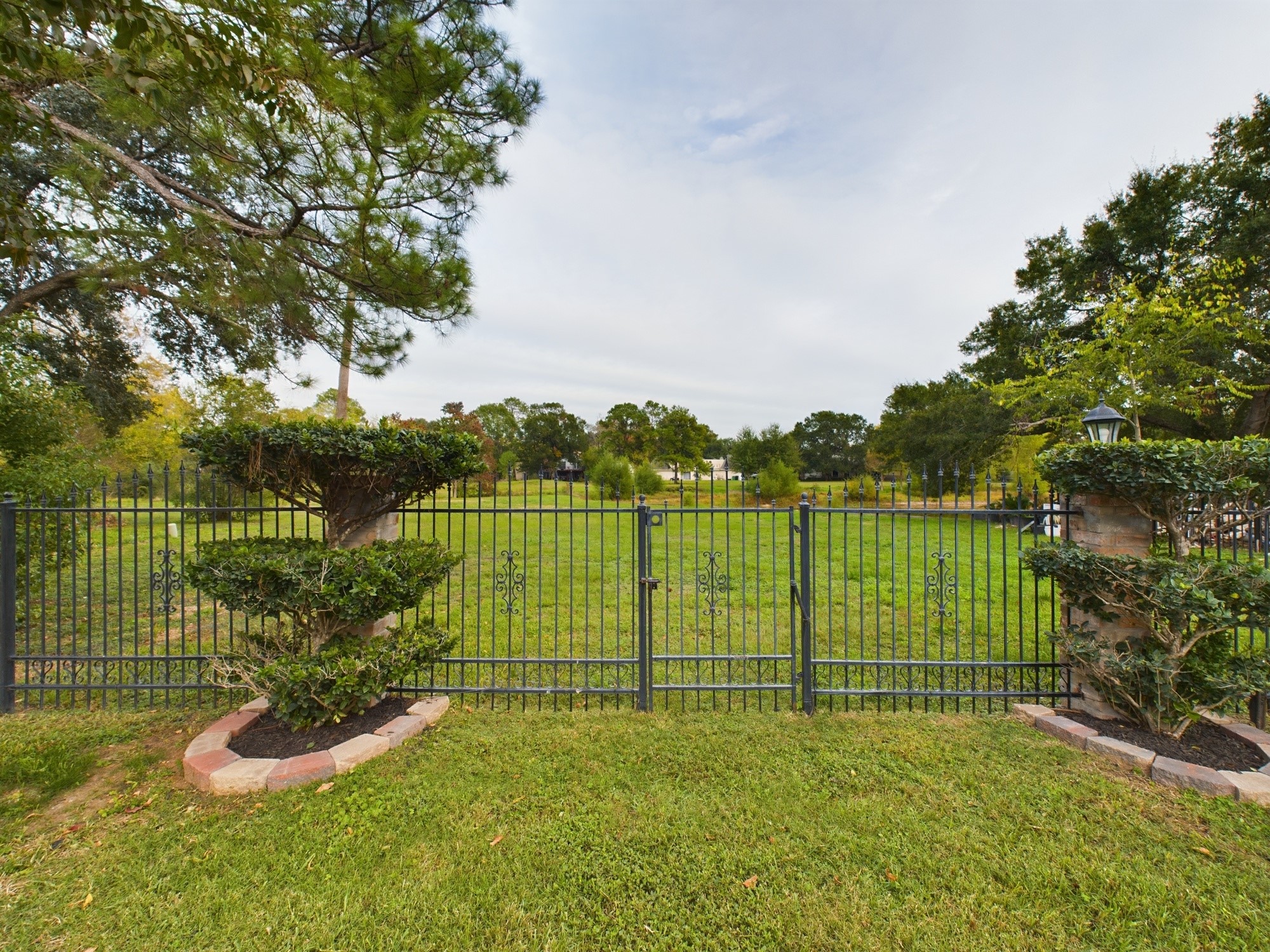 7702 Antoine Drive Property Photo 45