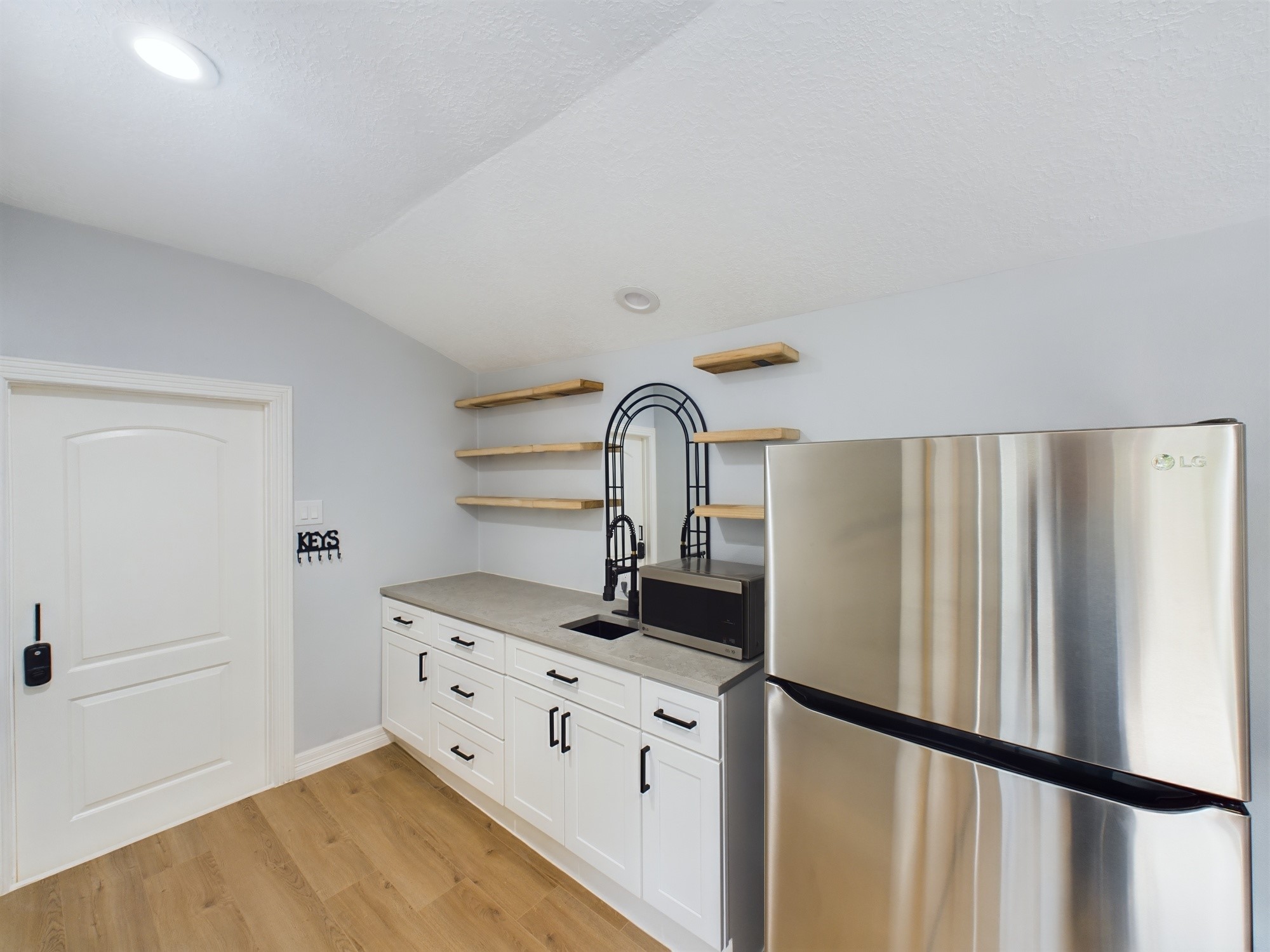 7702 Antoine Drive Property Photo 48