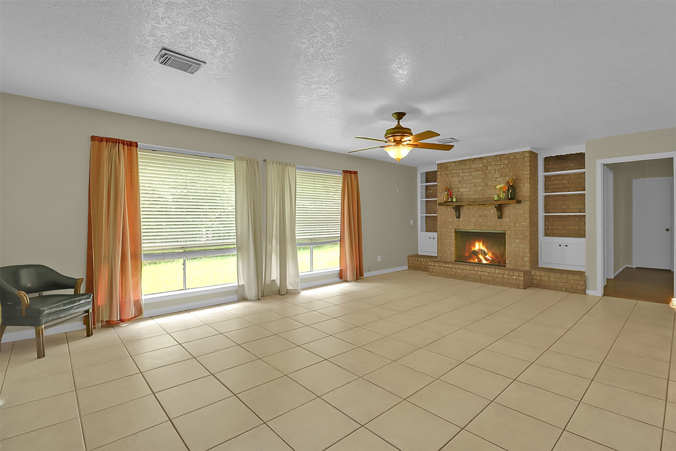 4205 Lariat Drive Property Photo 4