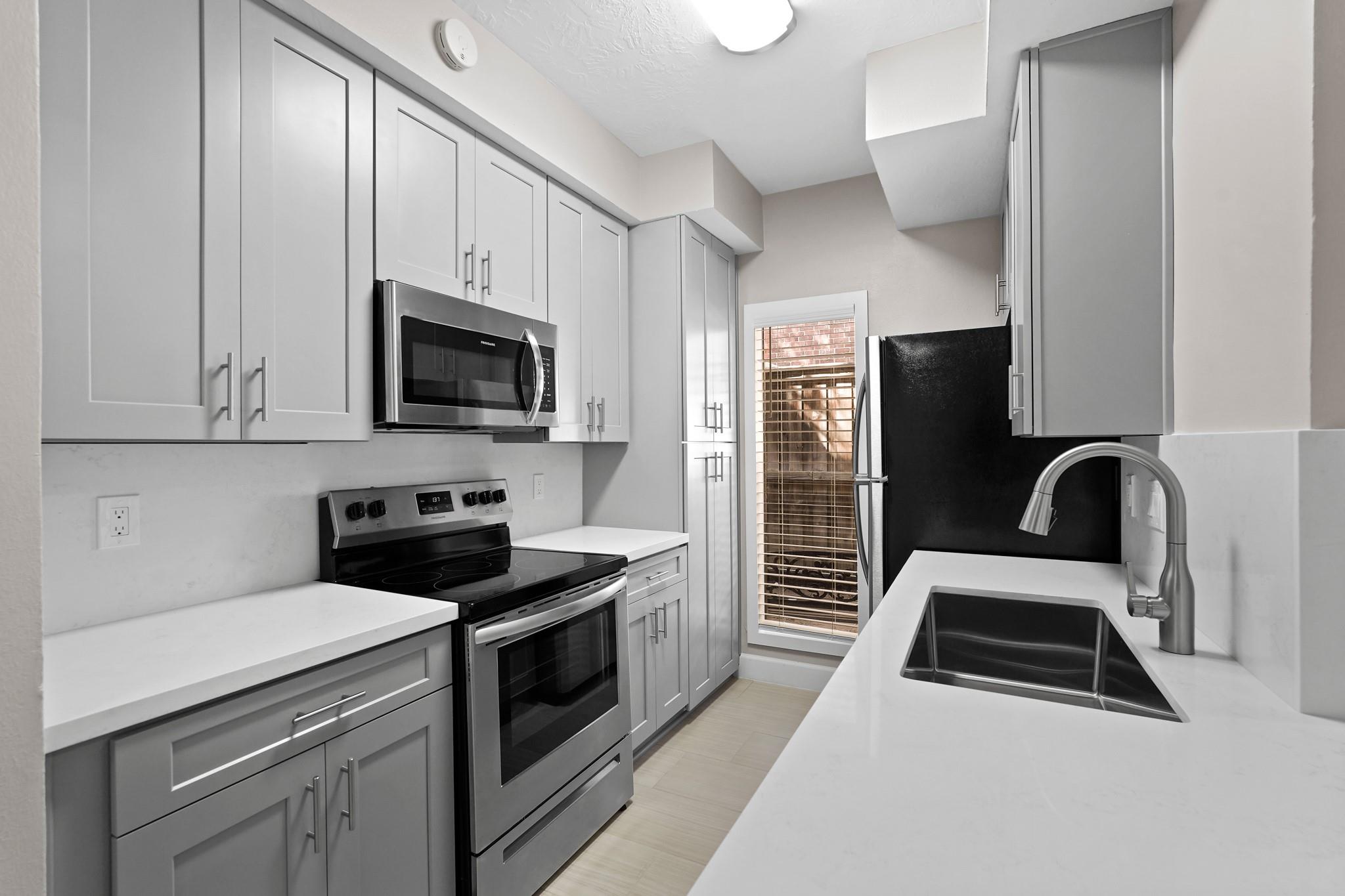2300 Augusta Drive 37 Property Photo 5