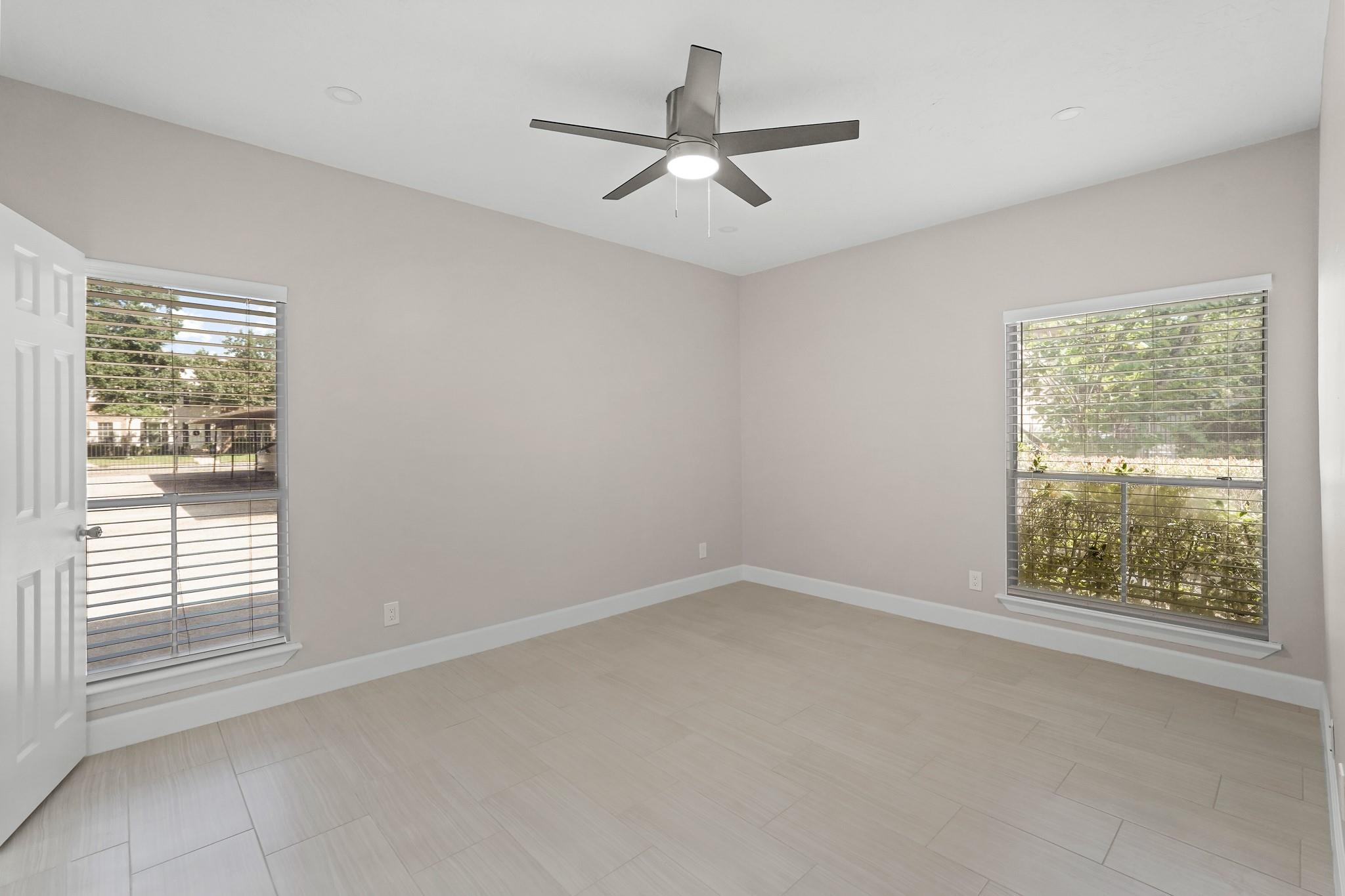 2300 Augusta Drive 37 Property Photo 11