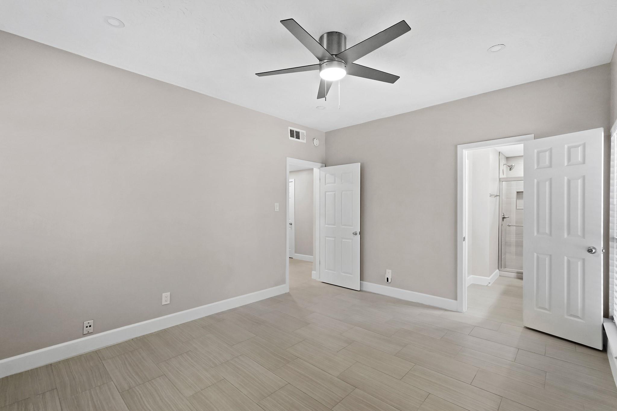 2300 Augusta Drive 37 Property Photo 12