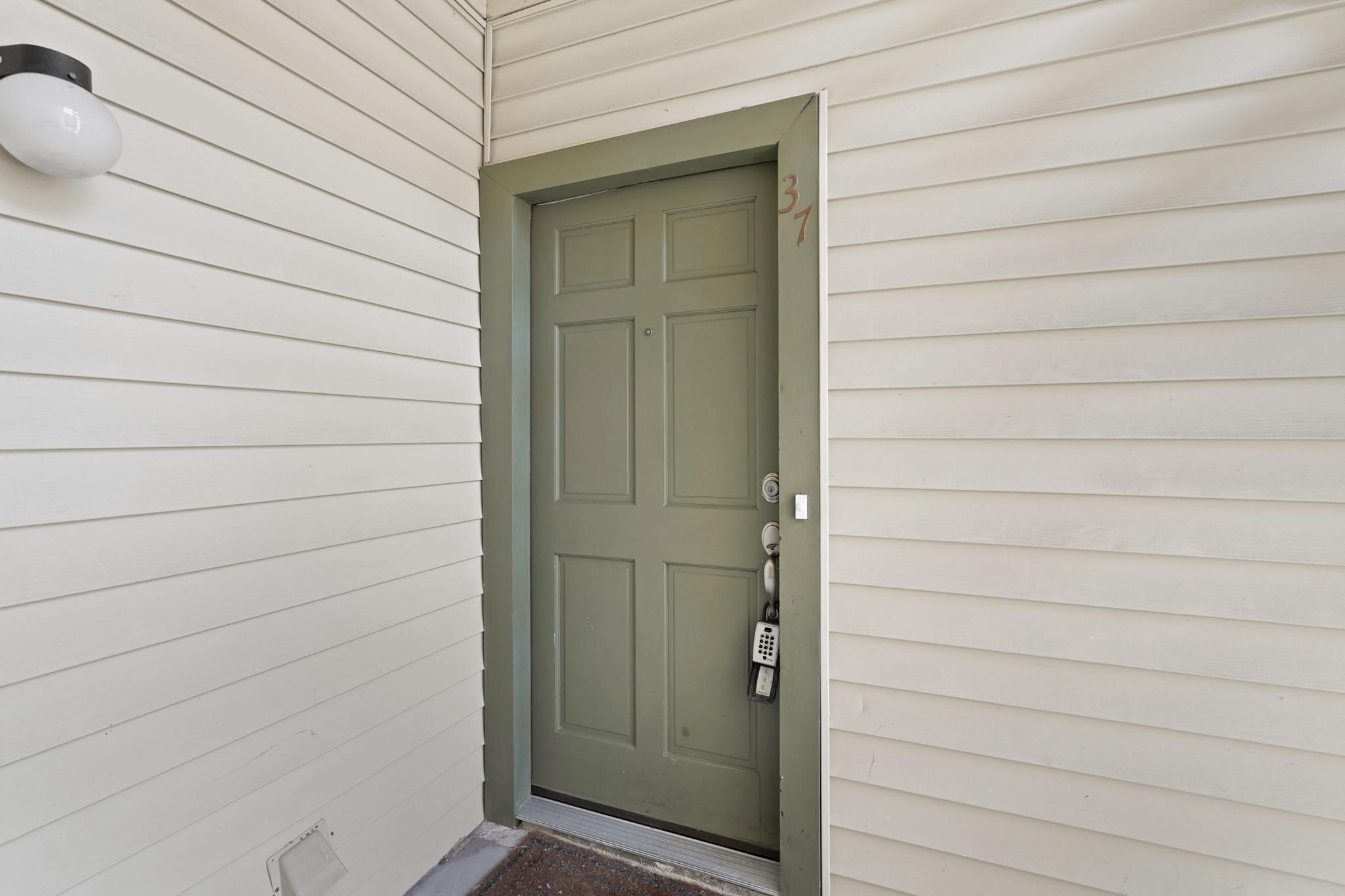 2300 Augusta Drive 37 Property Photo 19