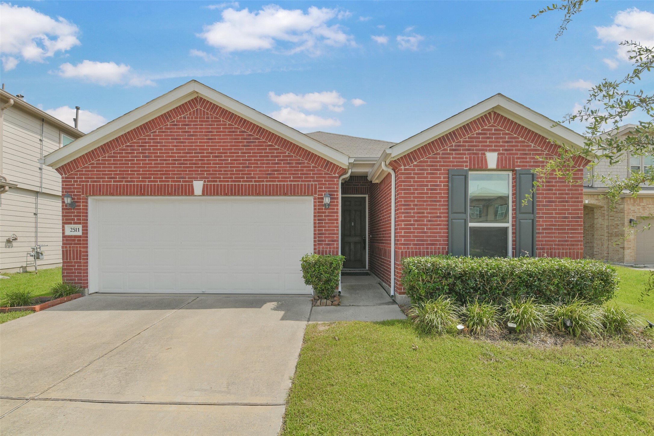 2511 Yellow Buckeye Court Property Photo 1