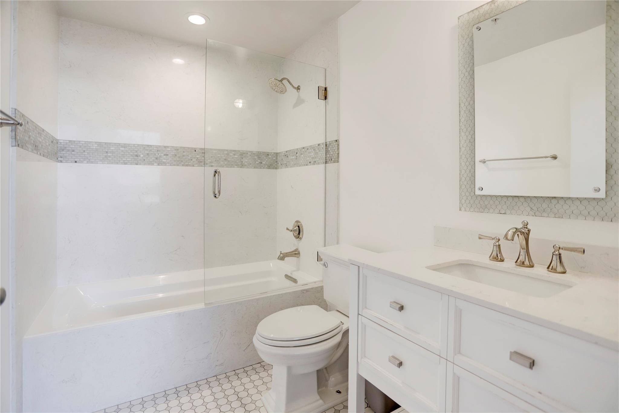 204 Travis Street 4d Property Photo 8