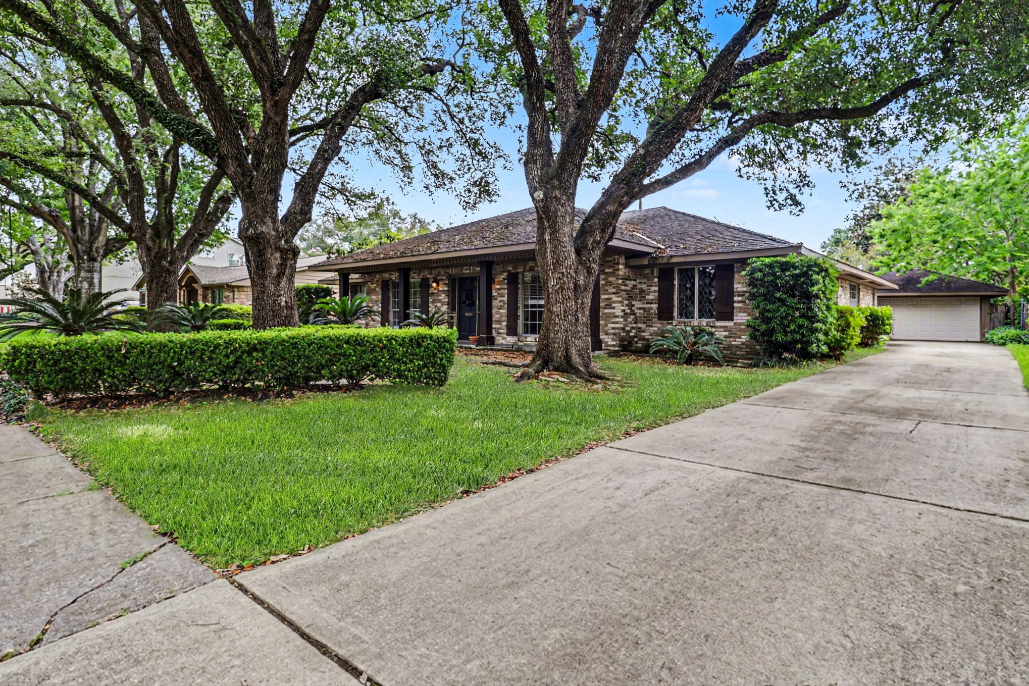 5251 Birdwood Road Property Photo 3