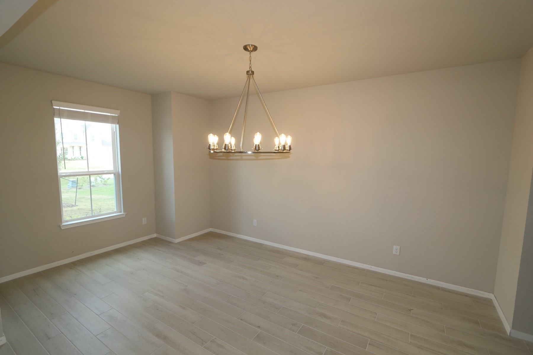 11027 Thompson Landing Property Photo 2