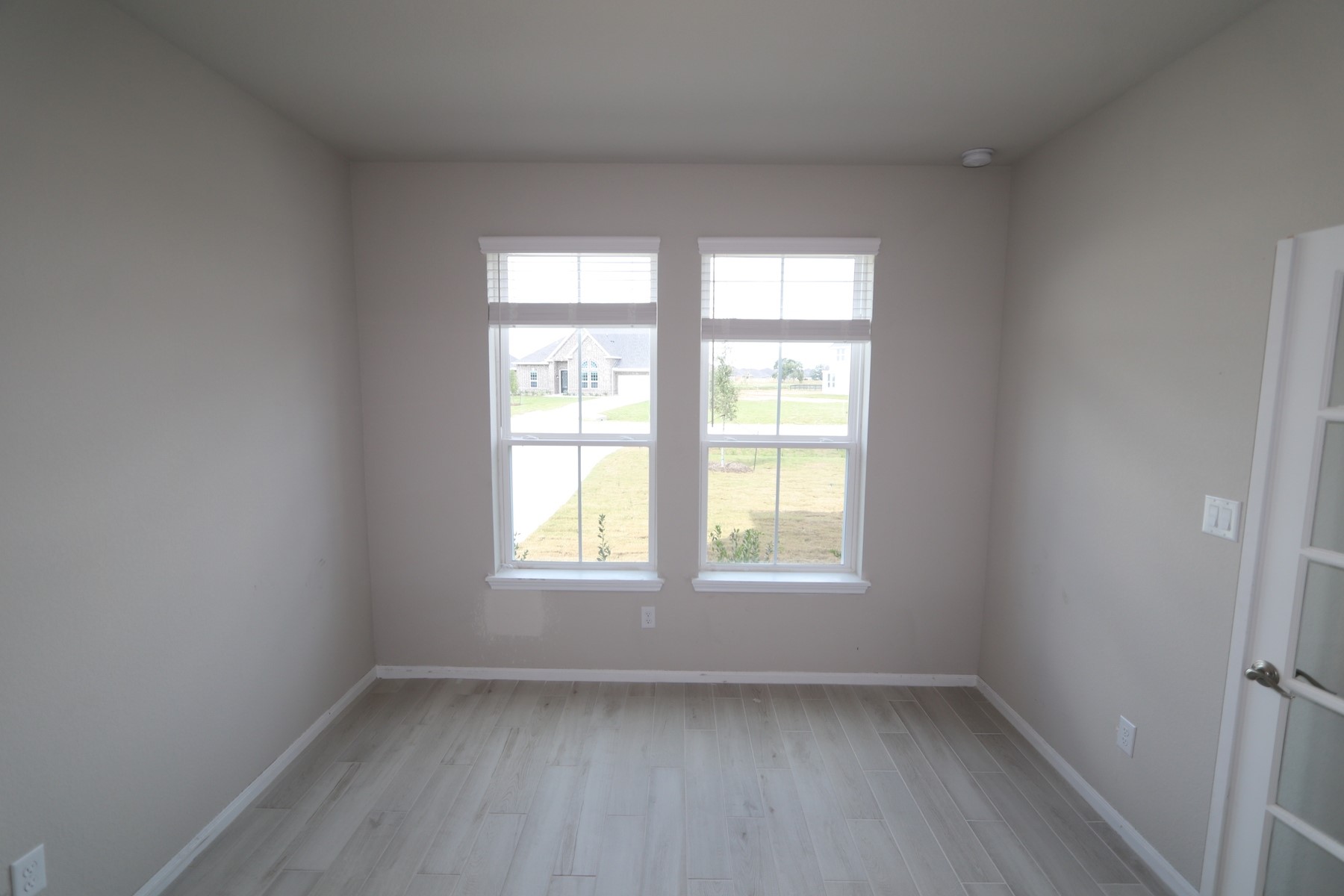 11027 Thompson Landing Property Photo 3