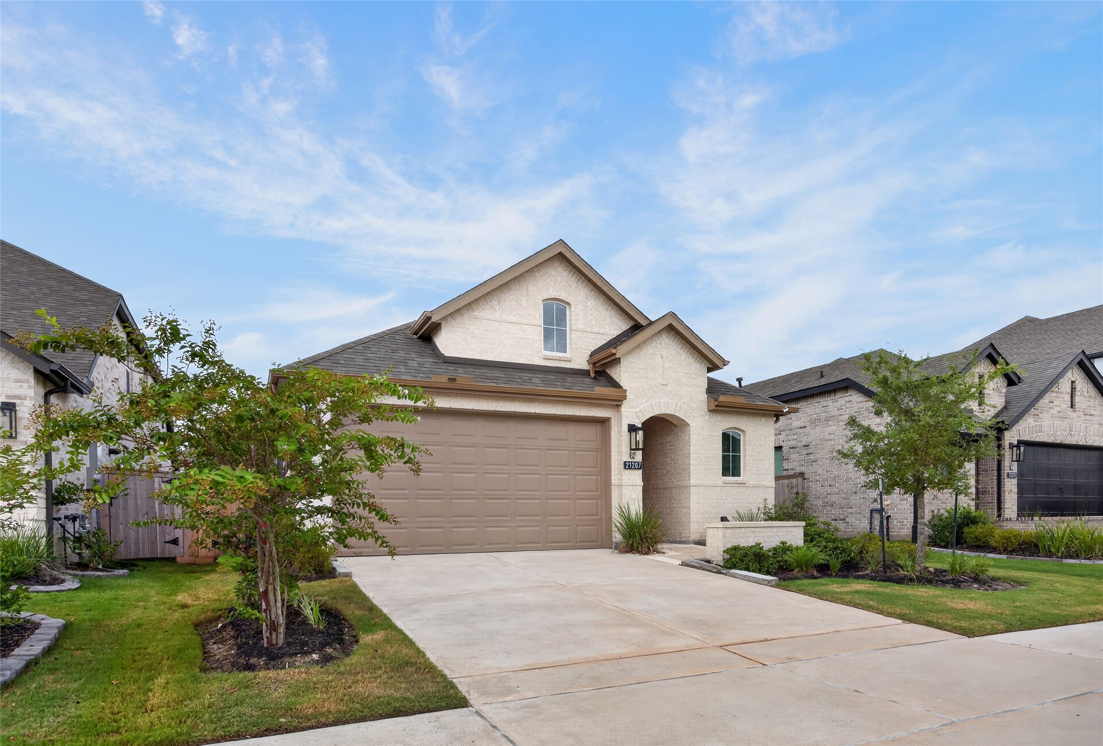 21207 Electric Light Trail Property Photo 4
