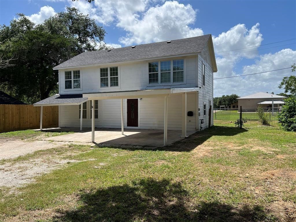 610 W Division Street Property Photo