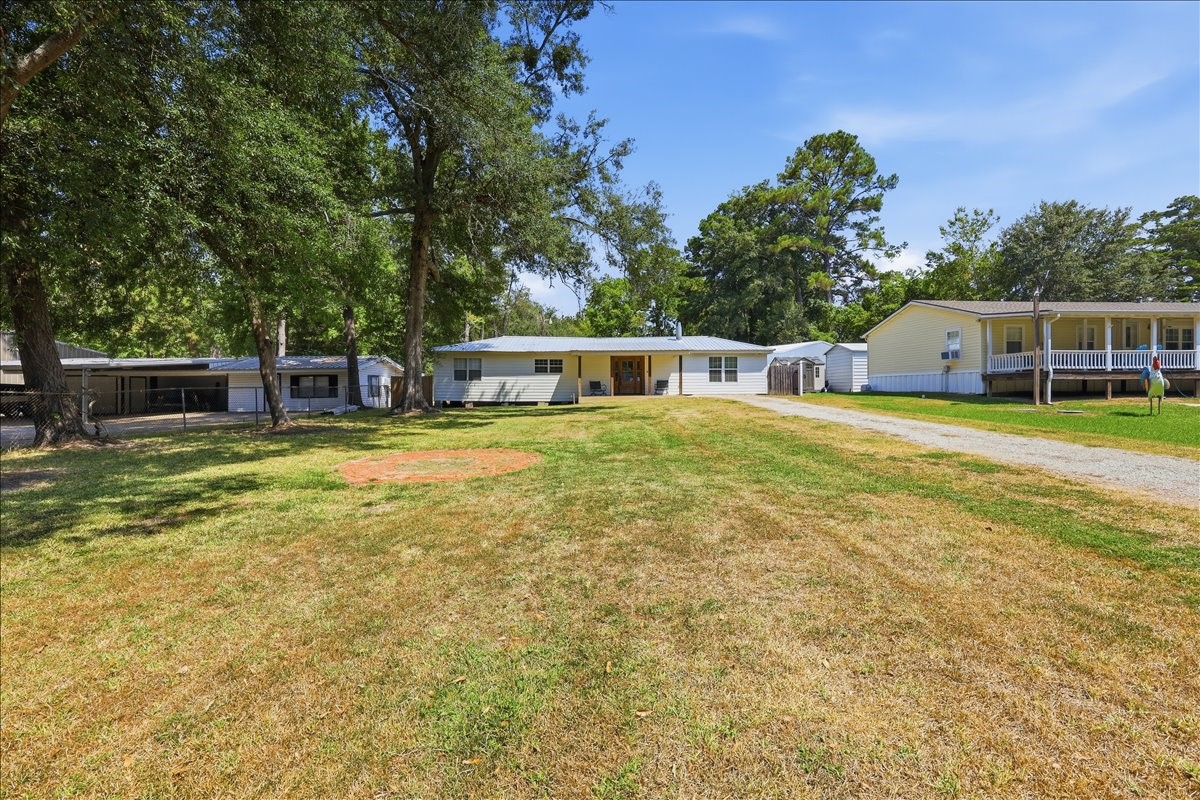 572 Spur 165 Property Photo 2