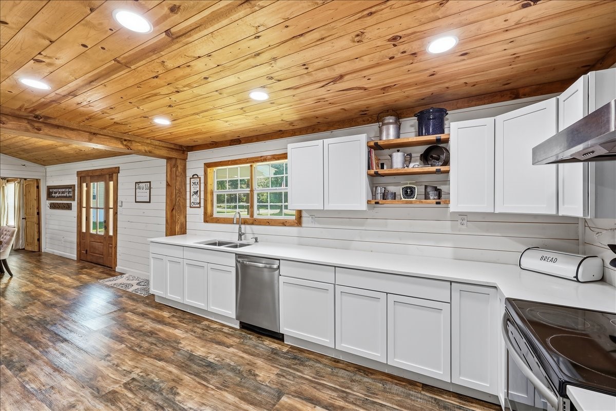 572 Spur 165 Property Photo 15