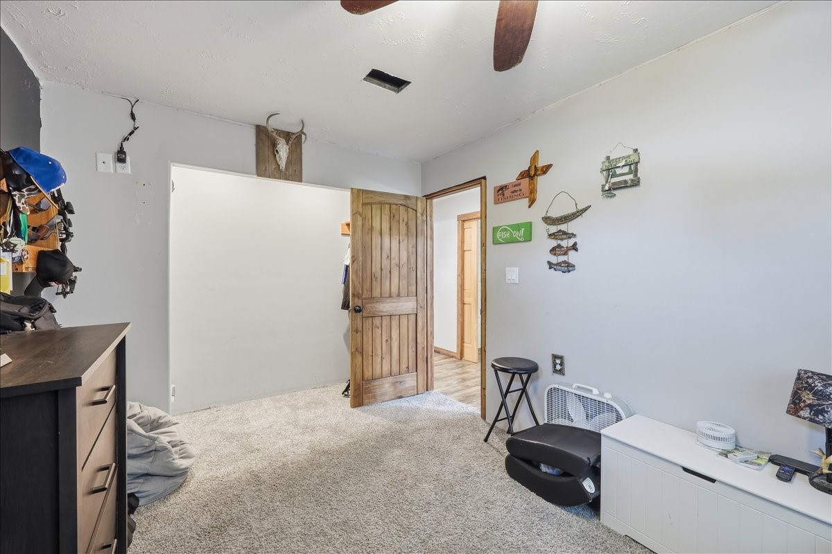 572 Spur 165 Property Photo 22