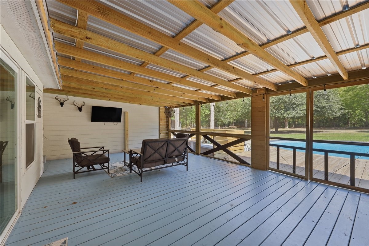 572 Spur 165 Property Photo 29
