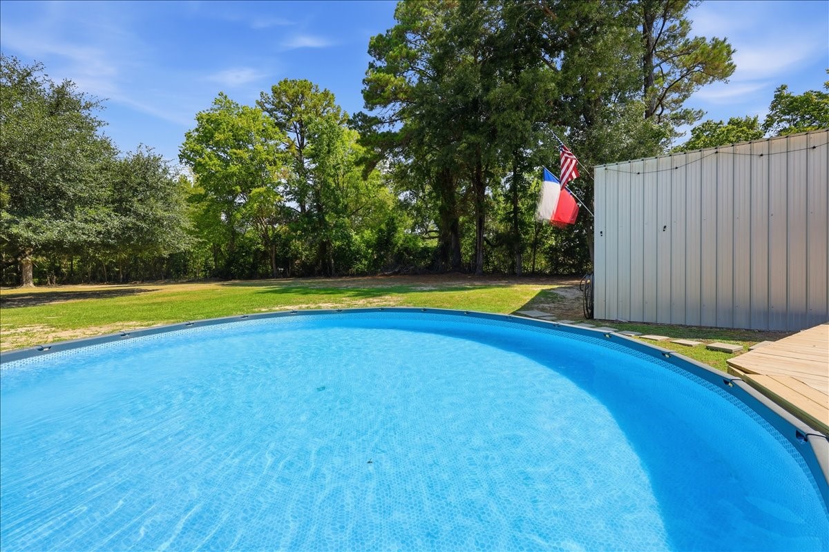 572 Spur 165 Property Photo 32