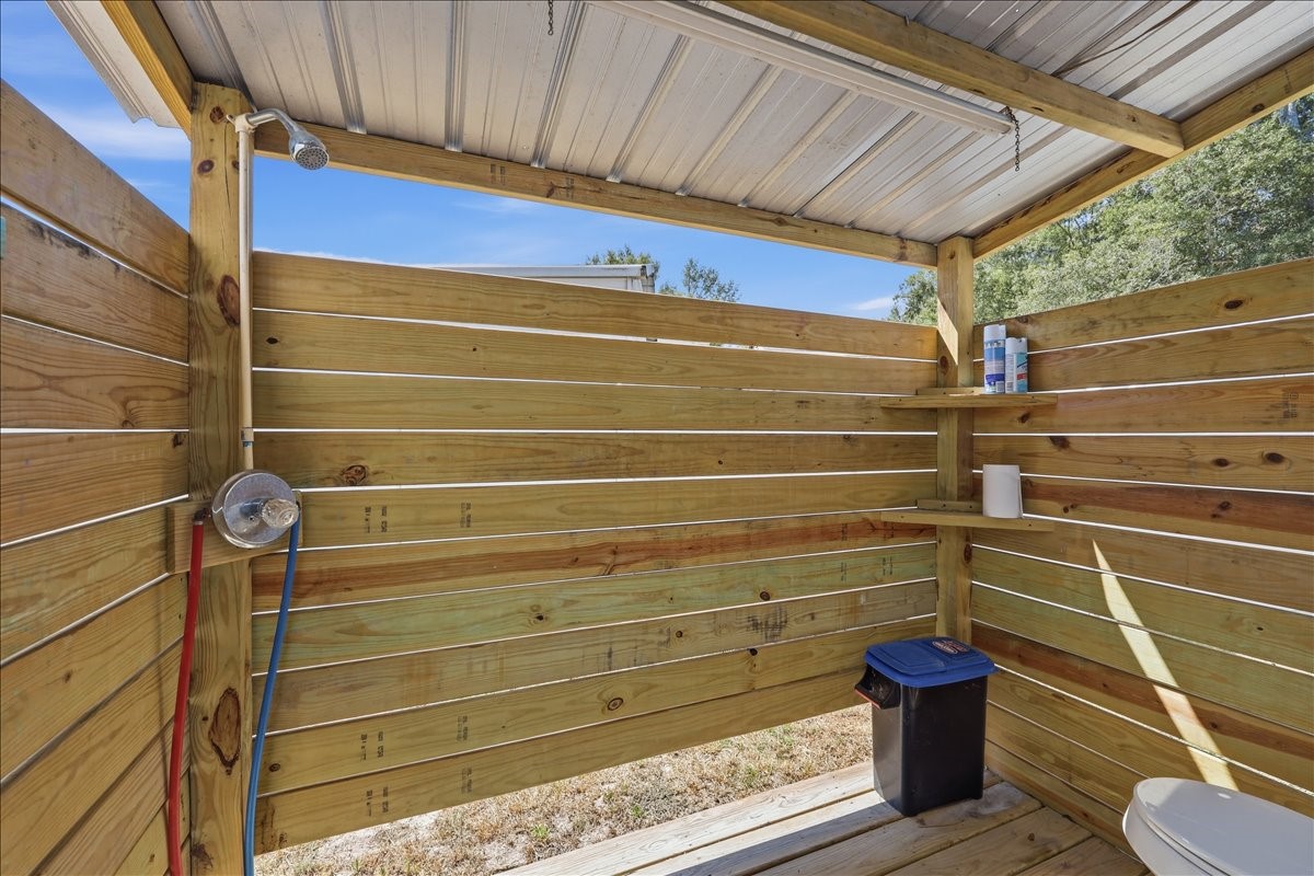 572 Spur 165 Property Photo 34