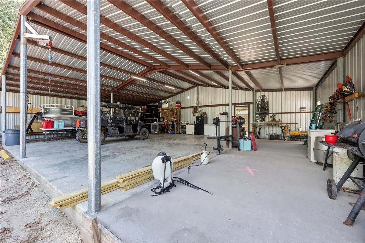 572 Spur 165 Property Photo 35