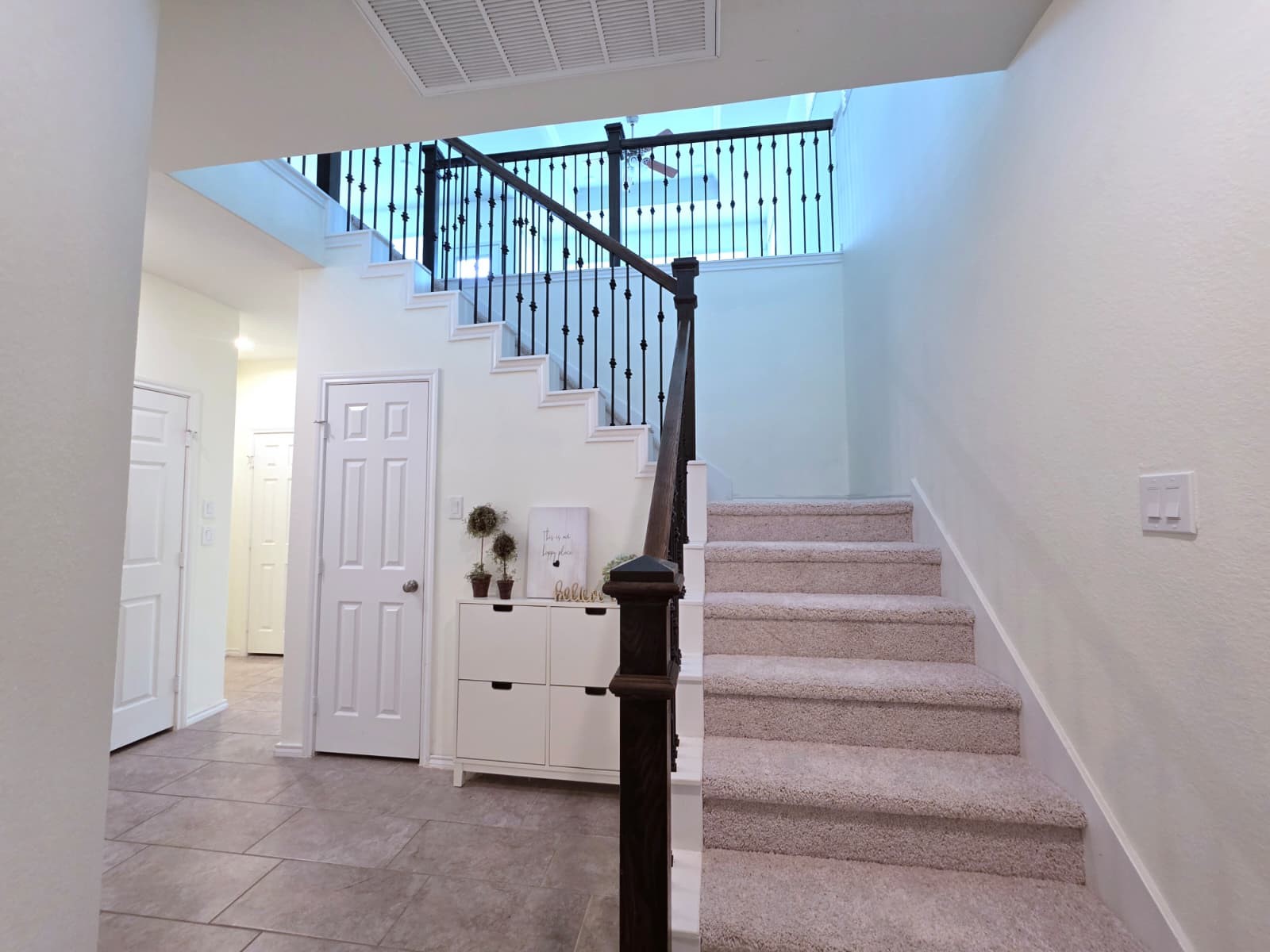 8620 Hollyoaks Creek Lane Property Photo 2