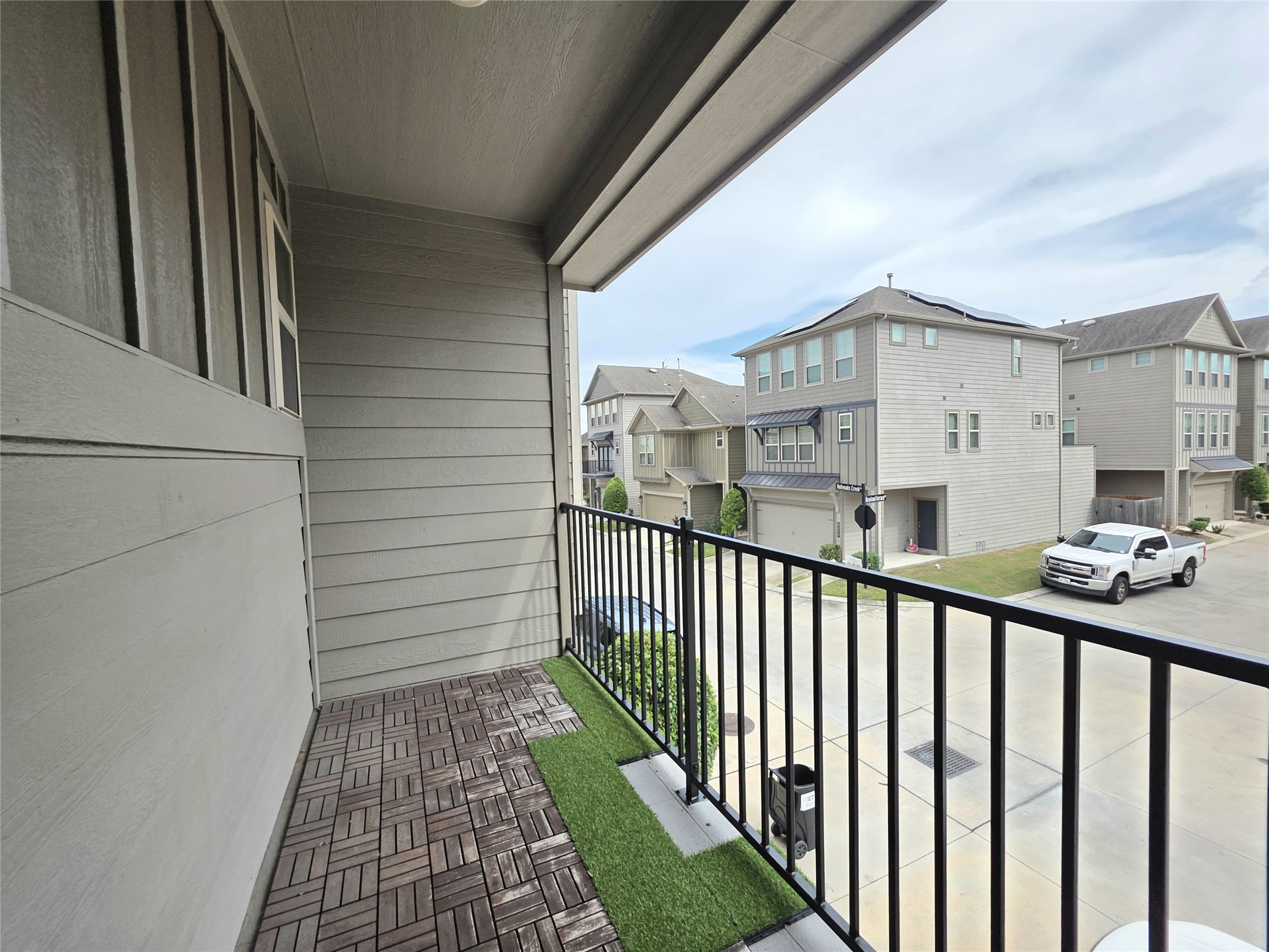 8620 Hollyoaks Creek Lane Property Photo 11