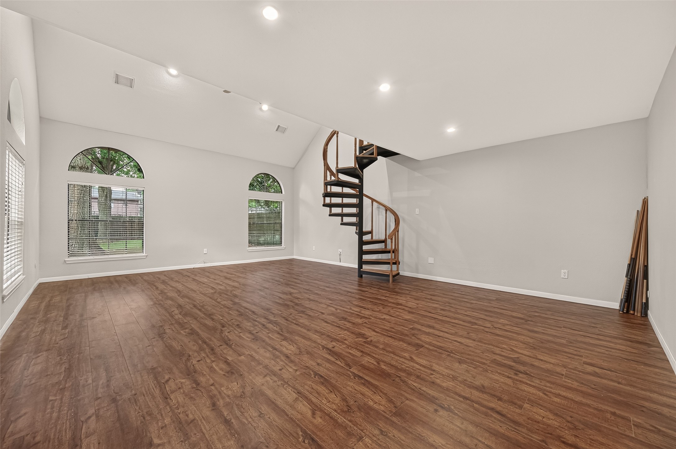 16405 Smith Street Property Photo 25