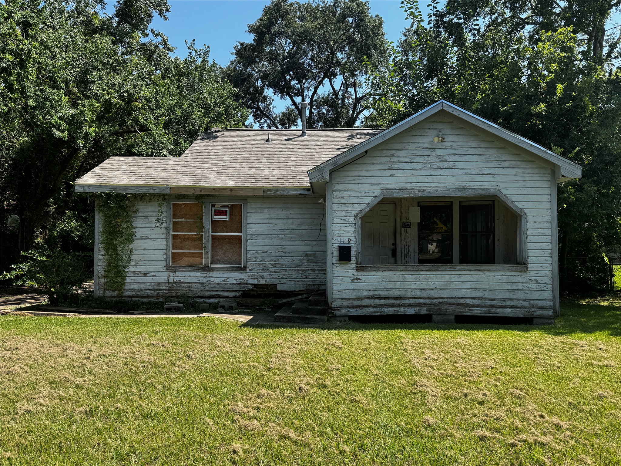 1119 15th Avenue N Property Photo 1