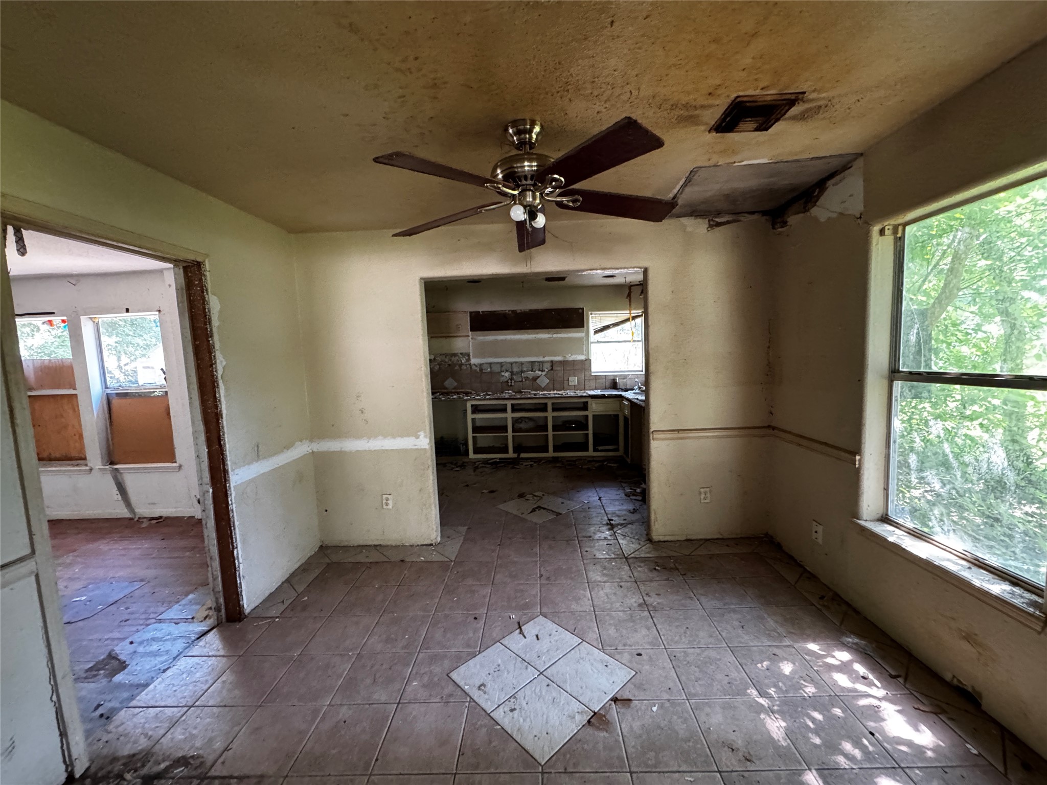 1119 15th Avenue N Property Photo 4
