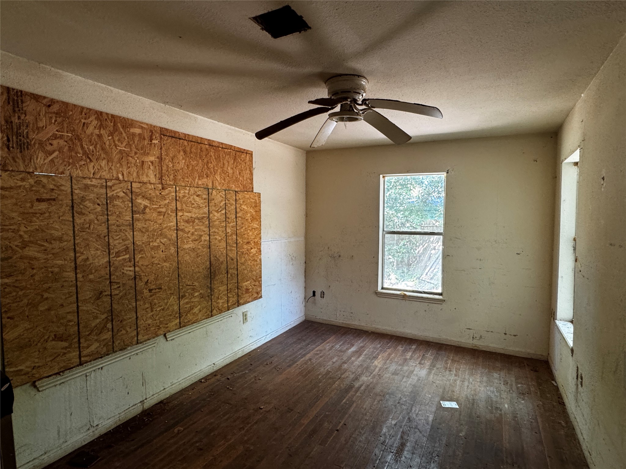 1119 15th Avenue N Property Photo 7