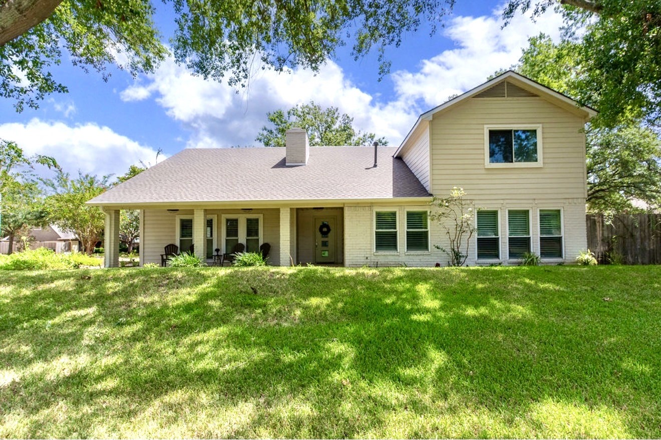 18127 Heaton Drive Property Photo 2