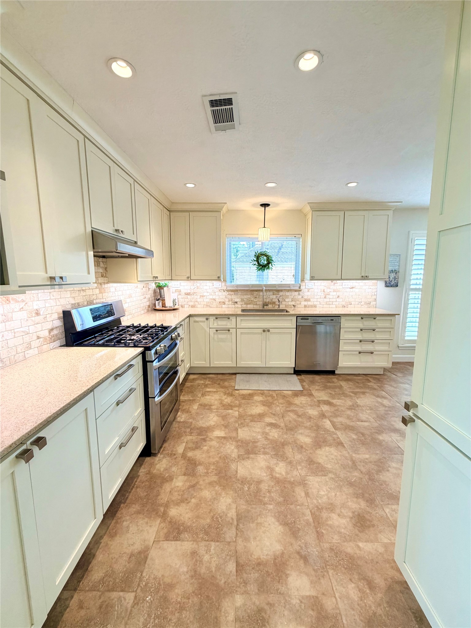 18127 Heaton Drive Property Photo 14