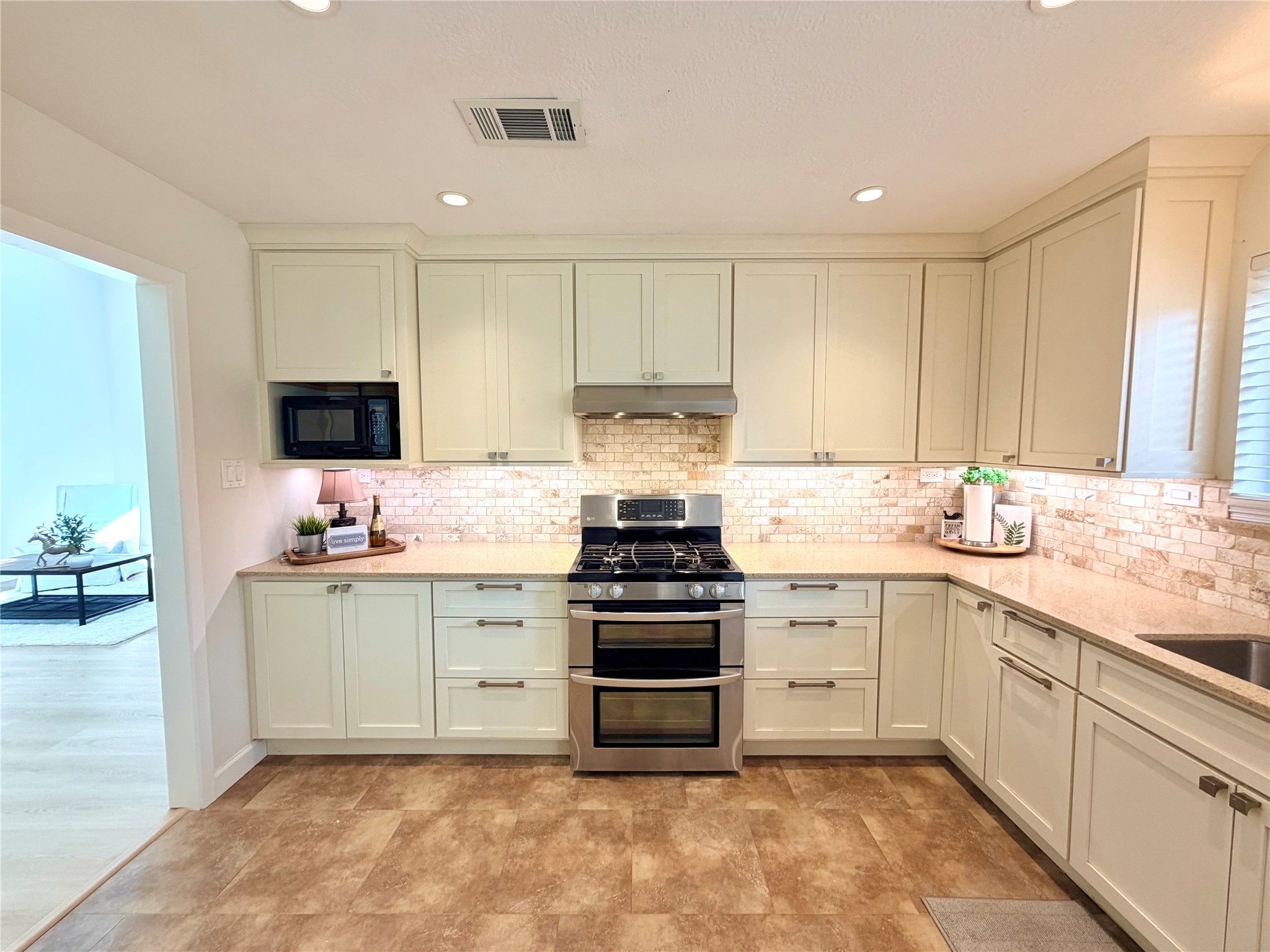 18127 Heaton Drive Property Photo 17