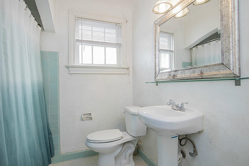 1843 Branard A Property Photo 7