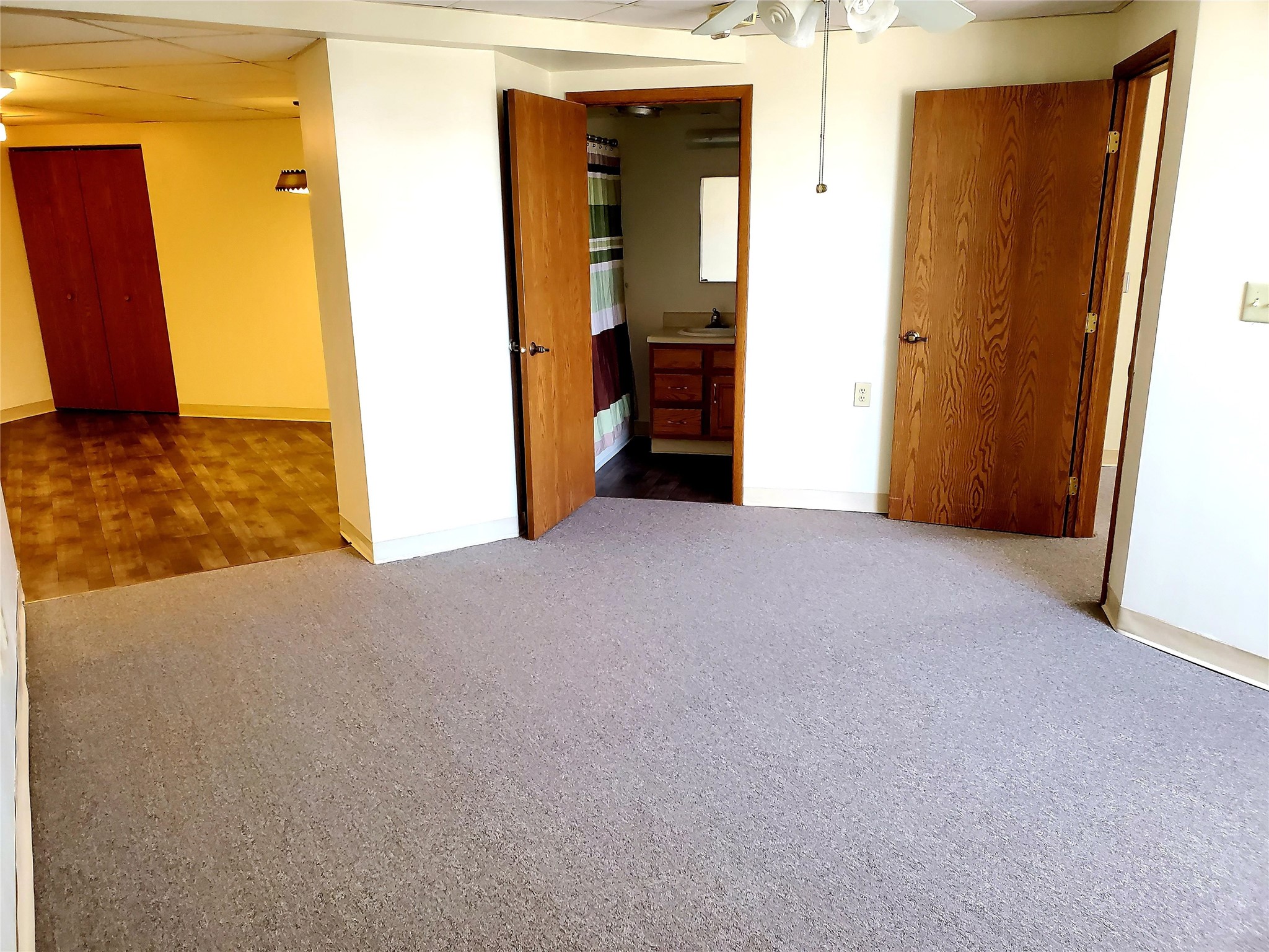 208 W State St Property Photo 11