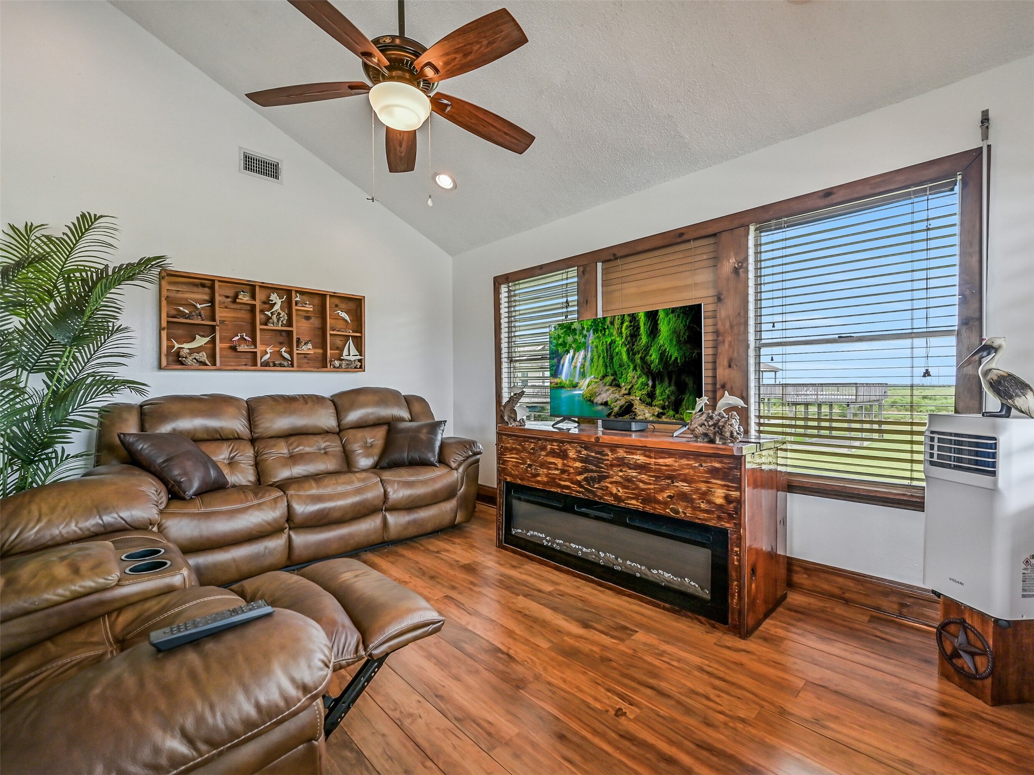 16510 Edward Teach Road Property Photo 3