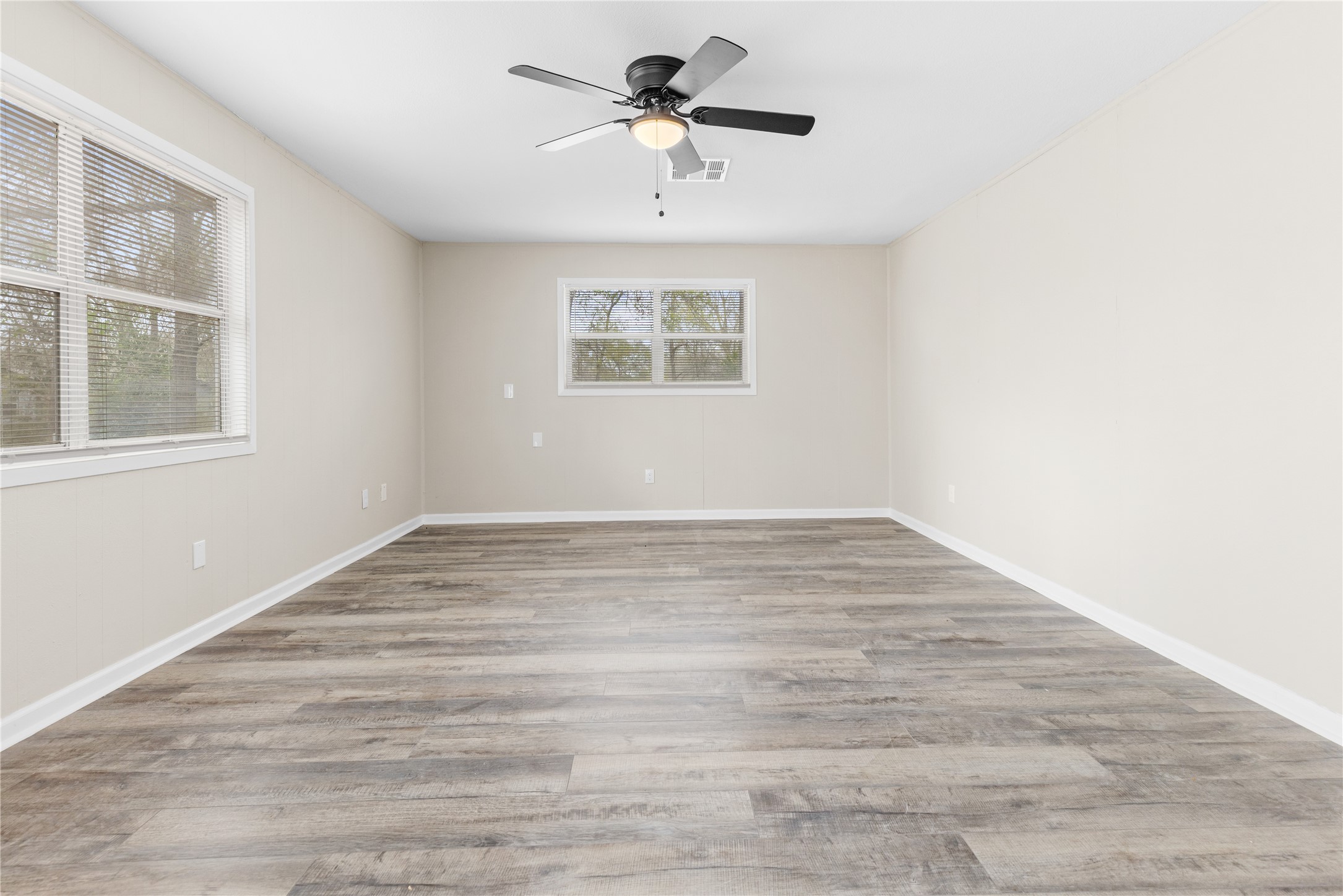 804 Avenue I Property Photo 6